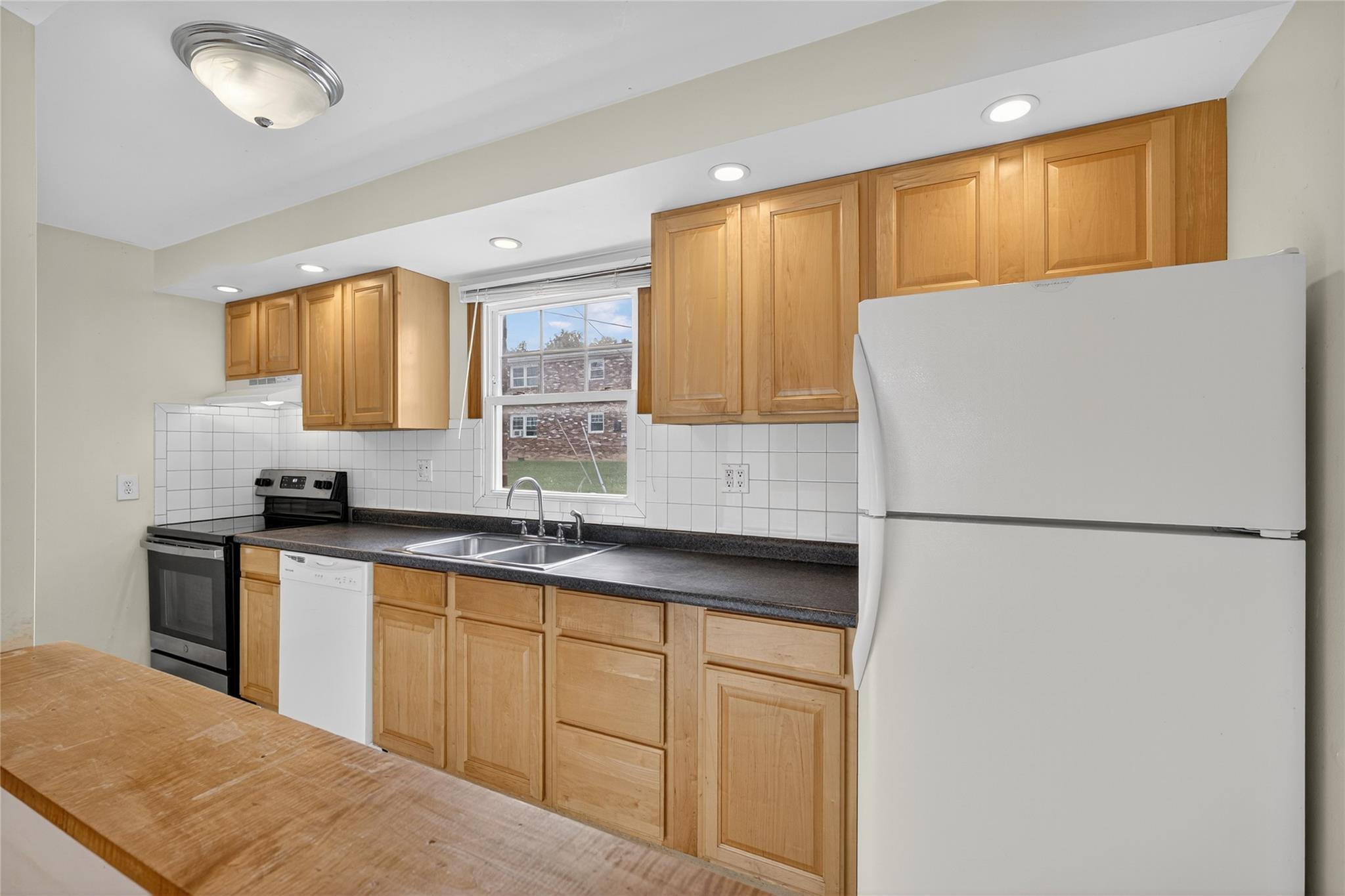 136 N Chestnut Street # 11B, New Paltz, NY 12561