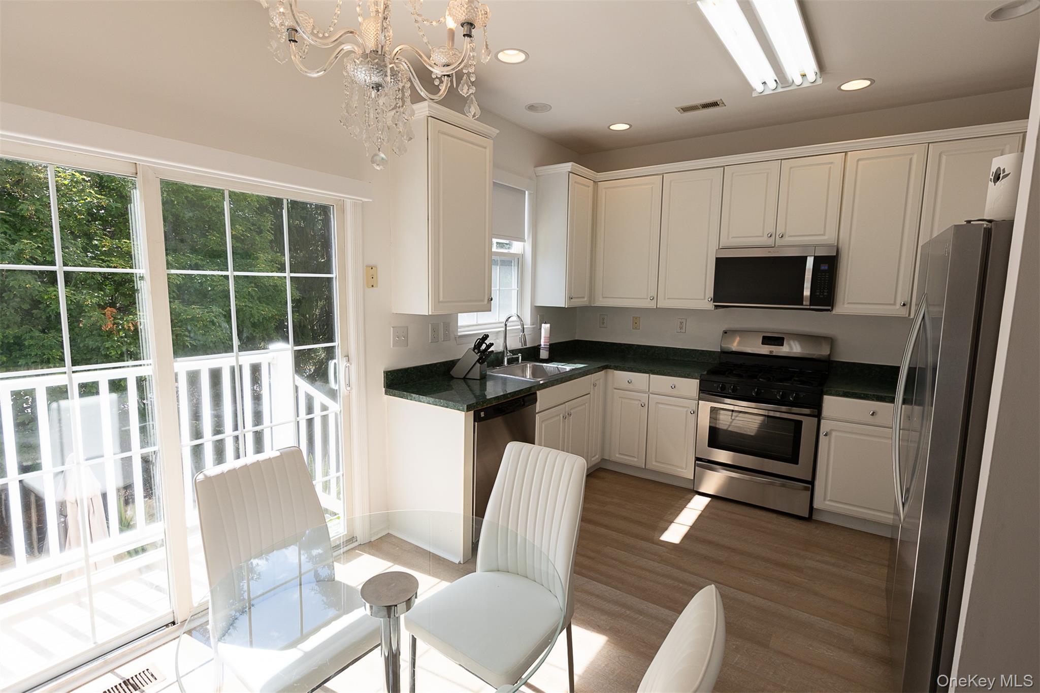 16 Willow Drive, Nanuet, NY 10954