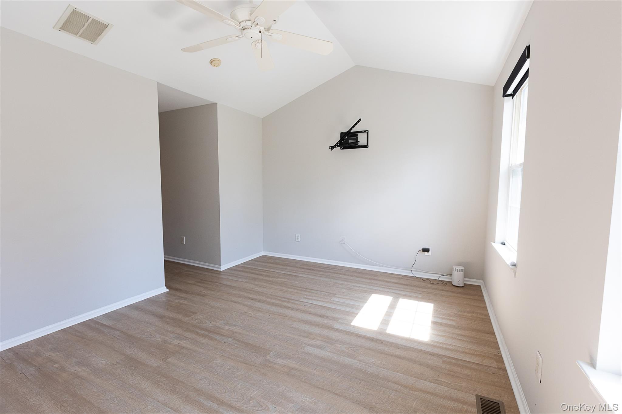 16 Willow Drive, Nanuet, NY 10954