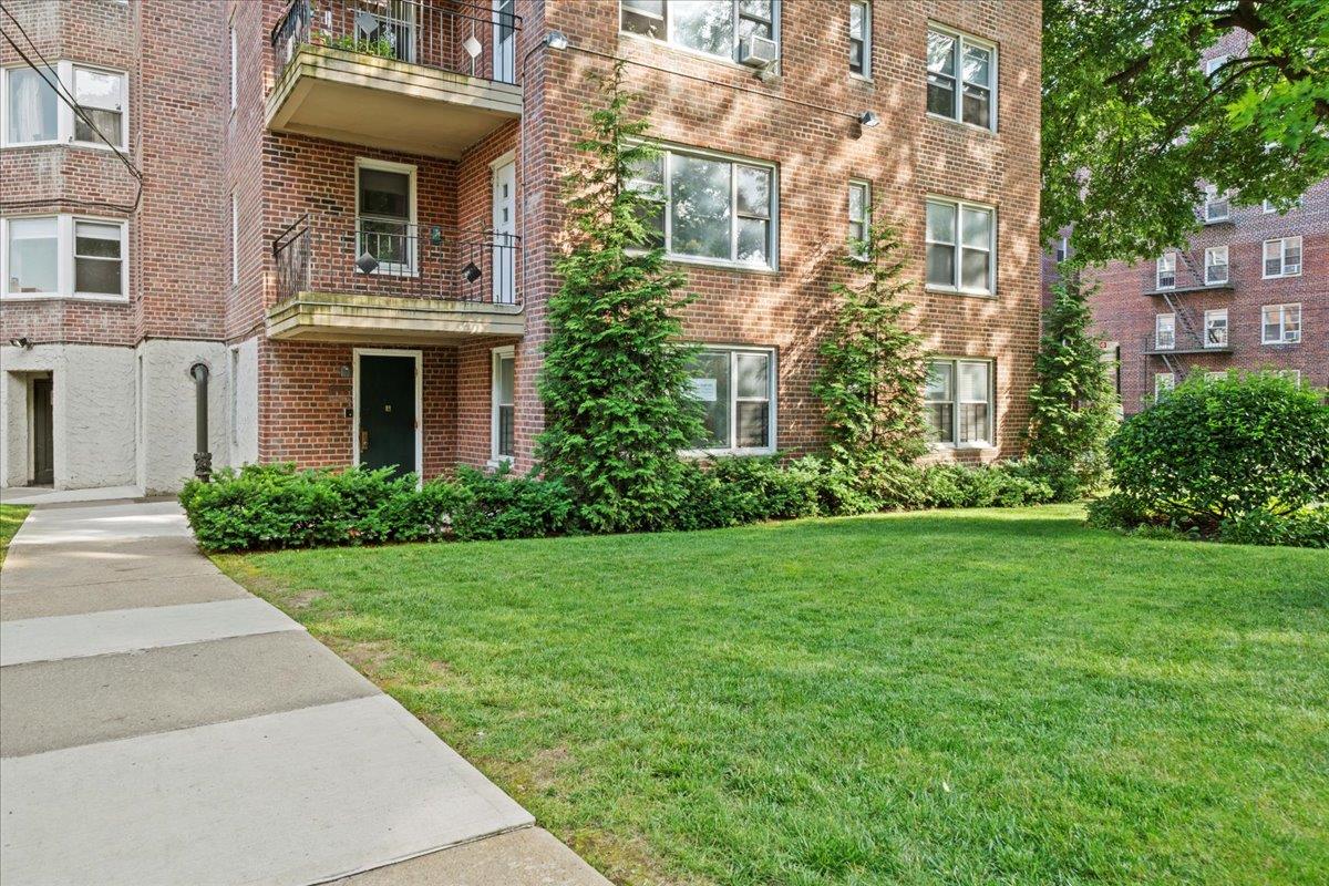 2711 Henry Hudson Parkway # 1F, Bronx, NY 10463