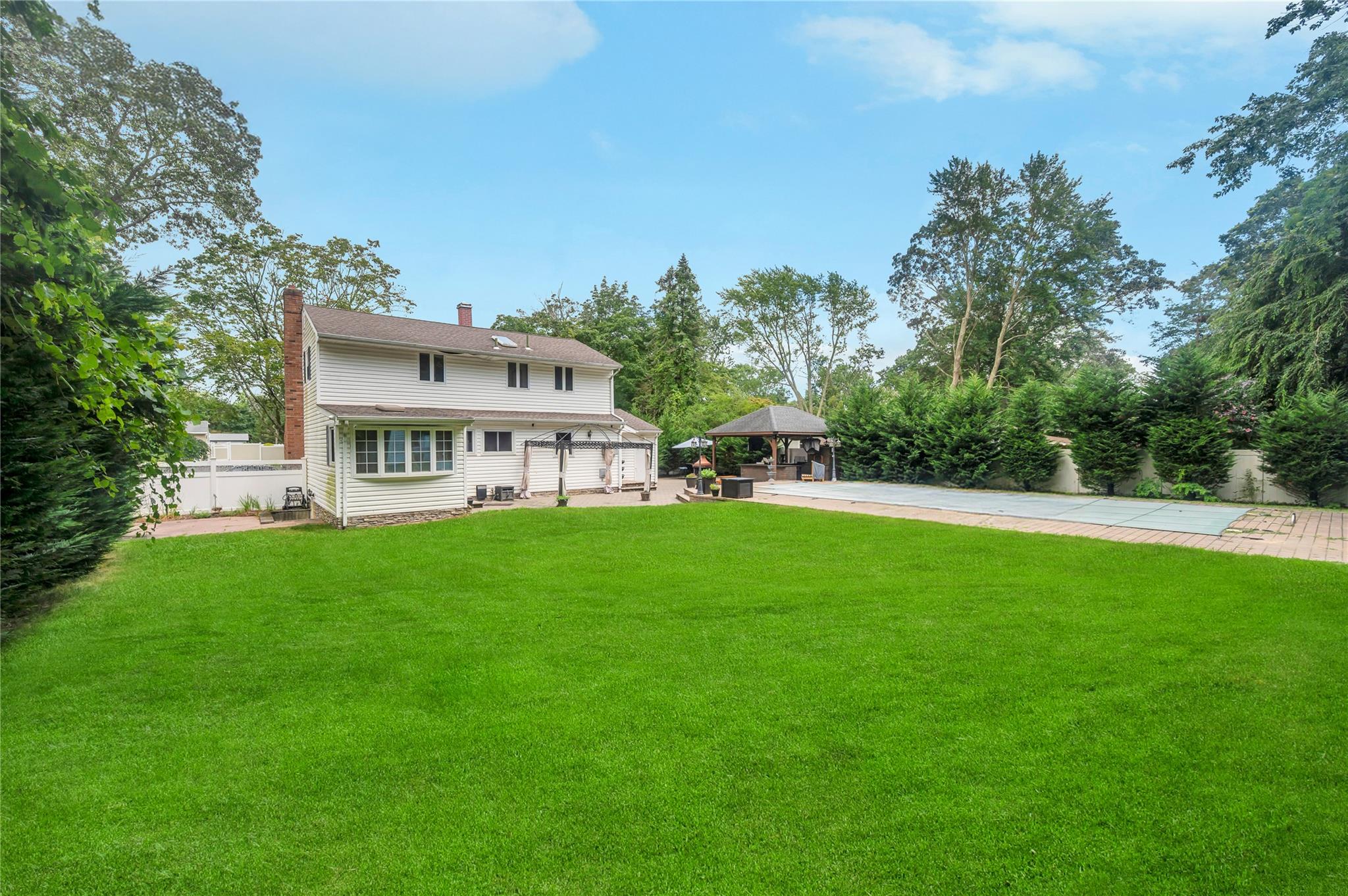 8 Brenner Road, Coram, NY 11727