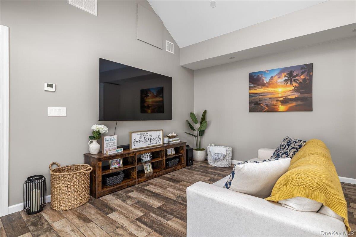 154 Mac Arthur Boulevard, Hauppauge, NY 11788