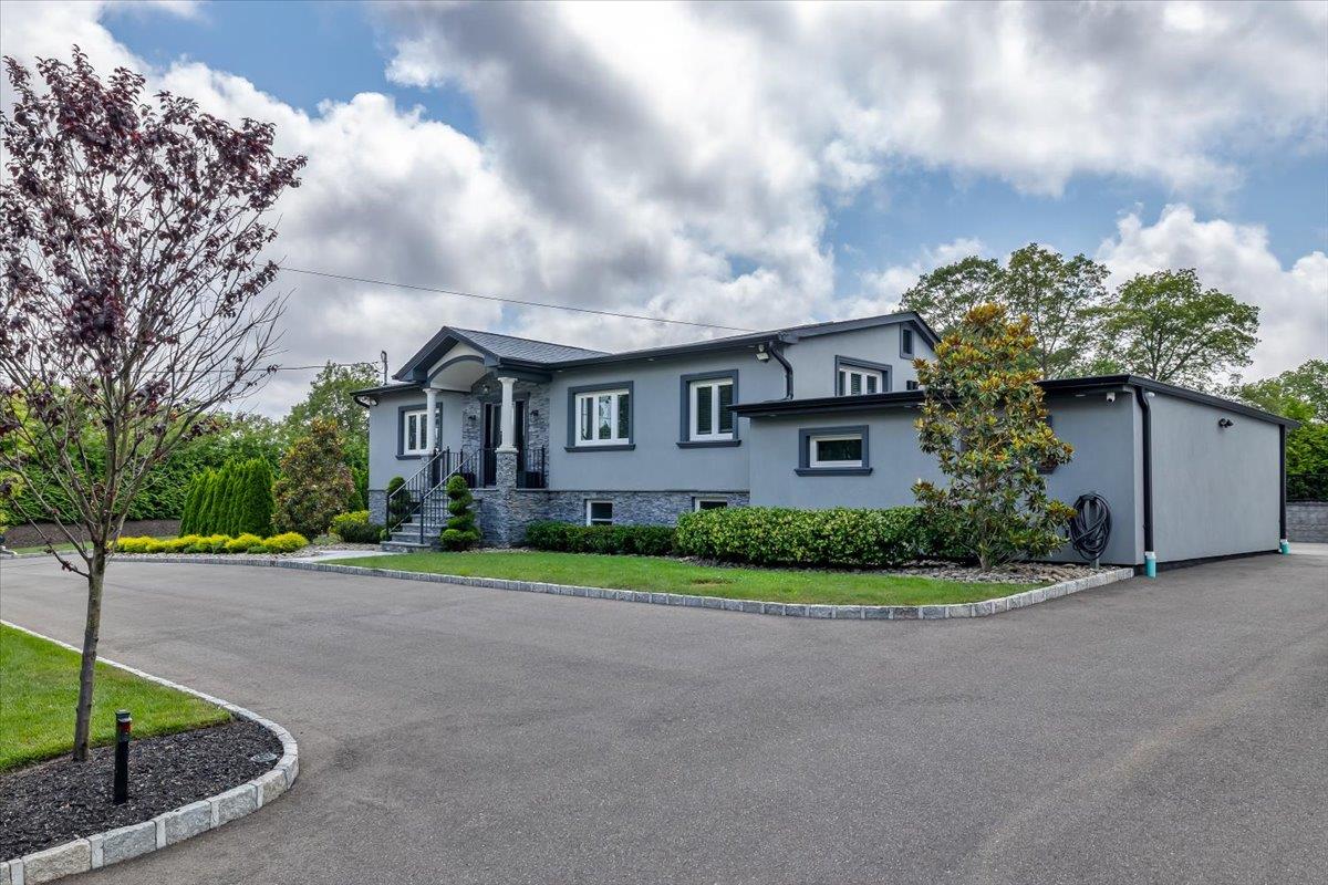 154 Mac Arthur Boulevard, Hauppauge, NY 11788