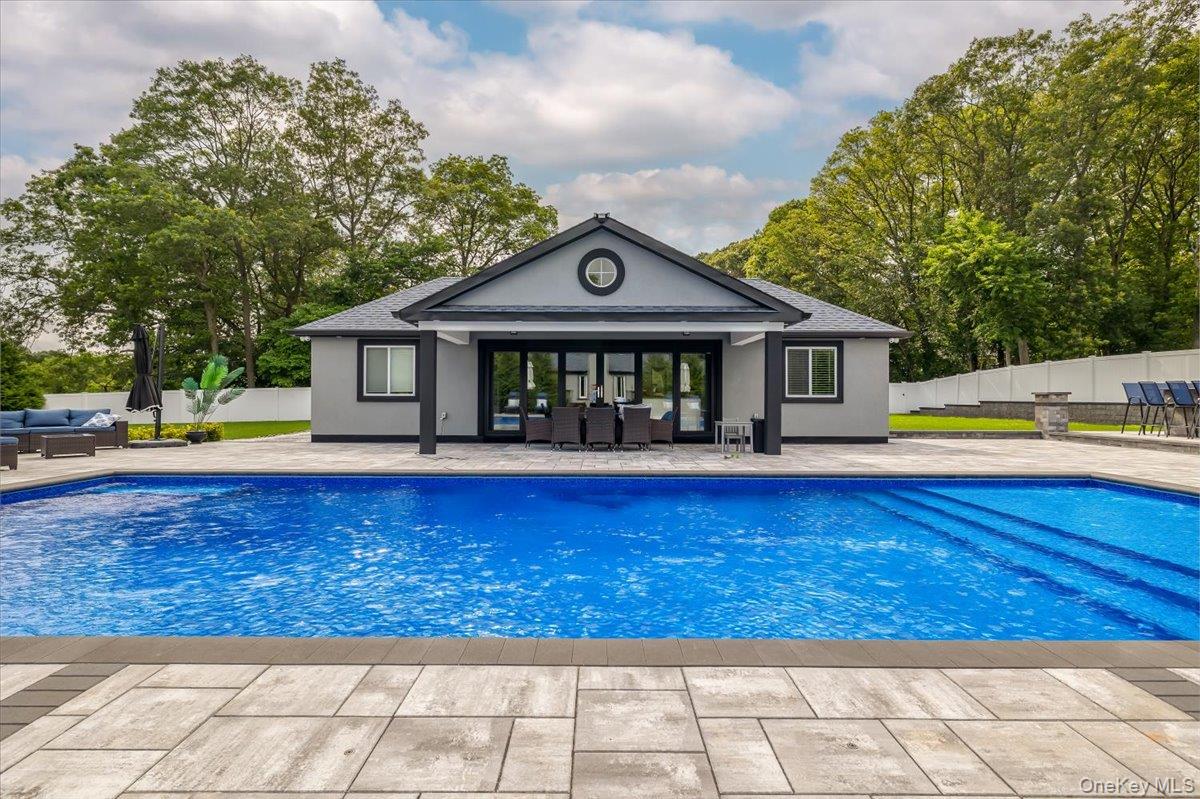 154 Mac Arthur Boulevard, Hauppauge, NY 11788