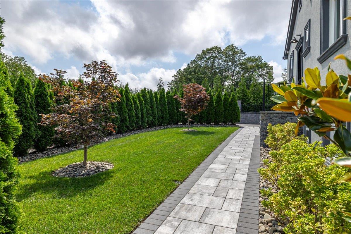 154 Mac Arthur Boulevard, Hauppauge, NY 11788