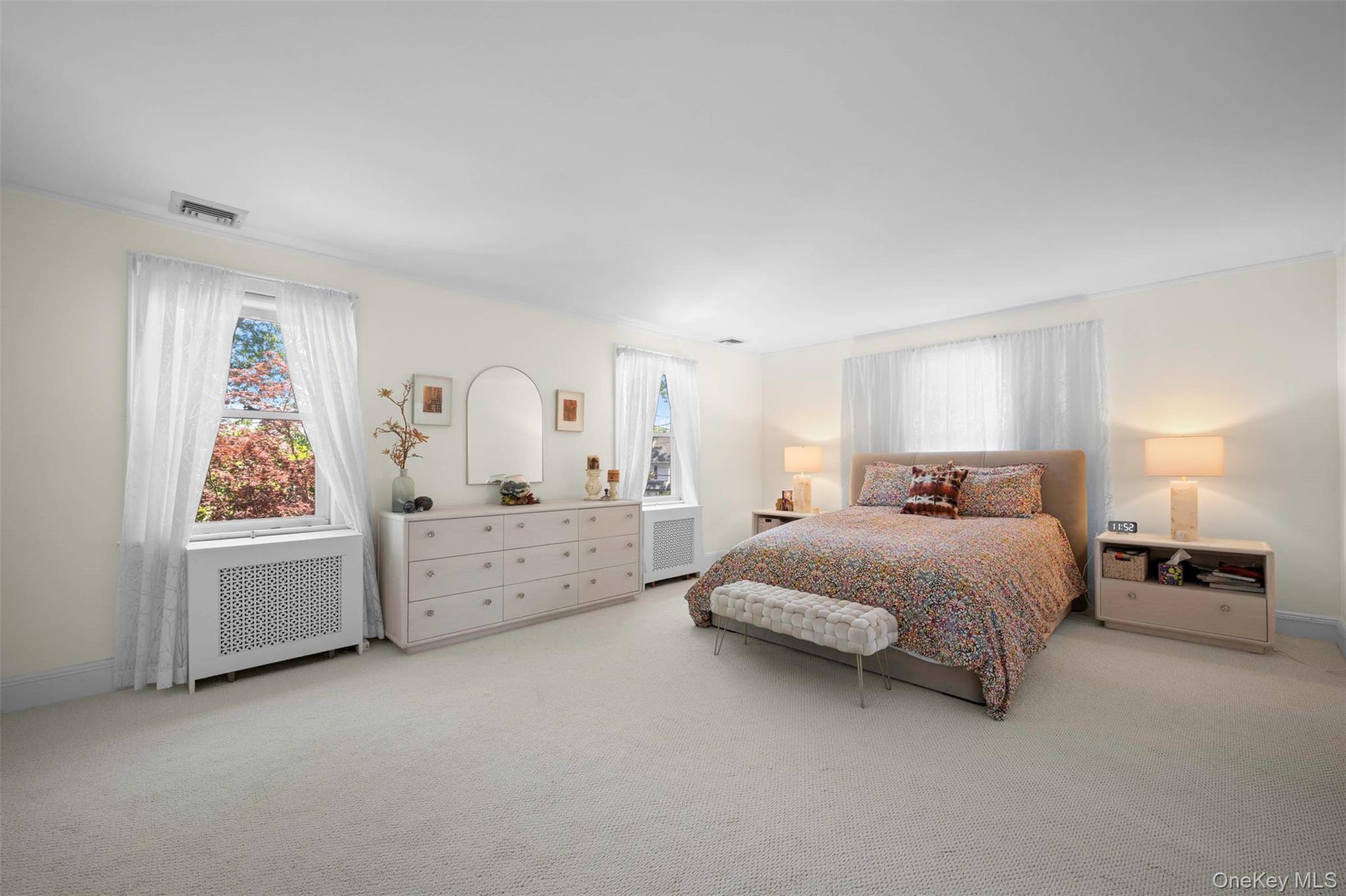 254-06 W End Drive, Great Neck, NY 11020