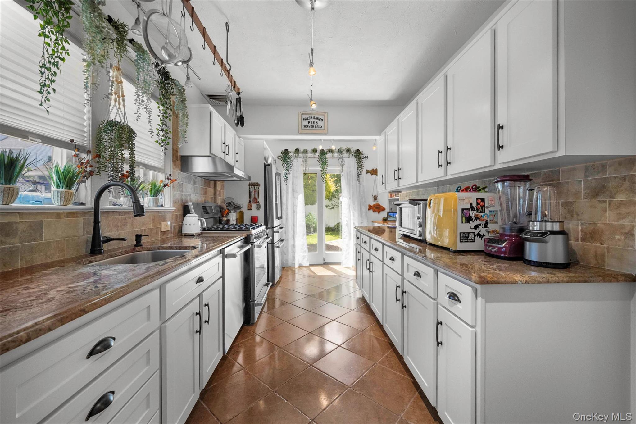 254-06 W End Drive, Great Neck, NY 11020