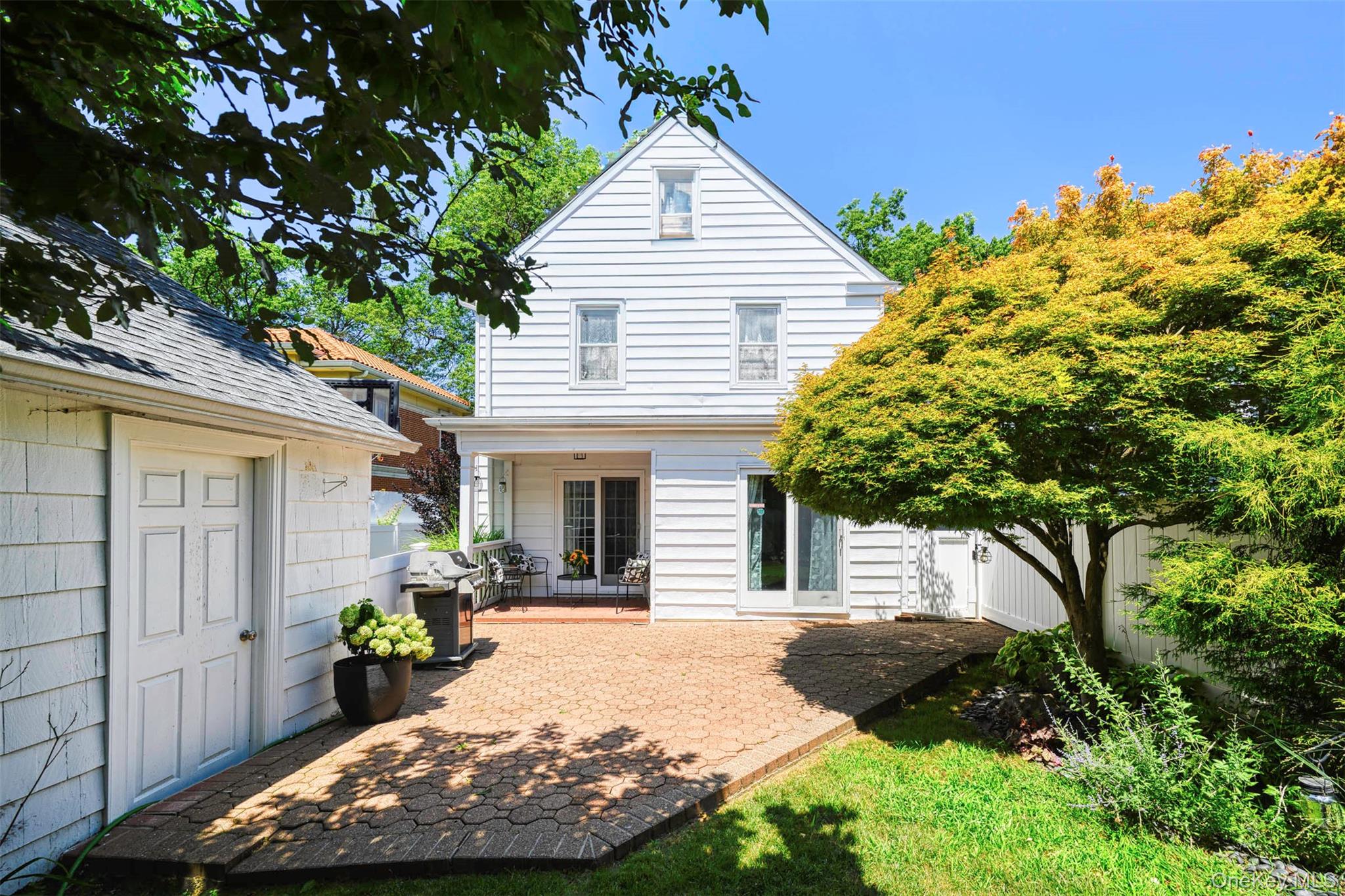 254-06 W End Drive, Great Neck, NY 11020