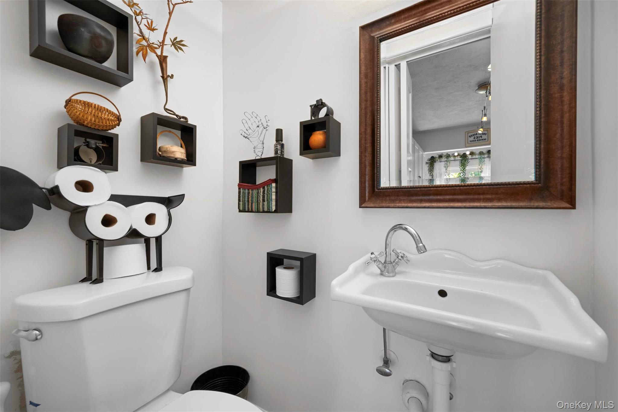 254-06 W End Drive, Great Neck, NY 11020