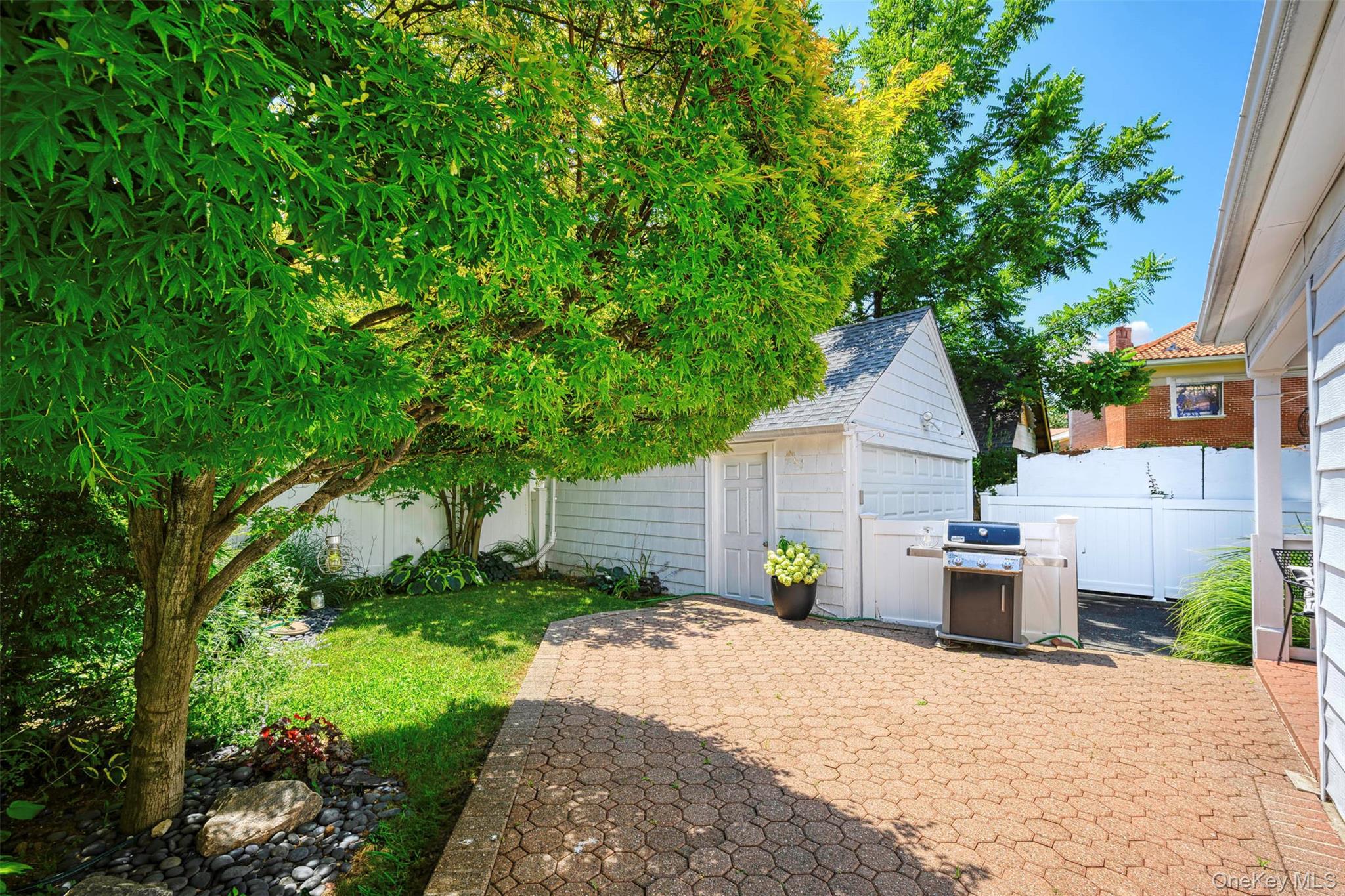 254-06 W End Drive, Great Neck, NY 11020