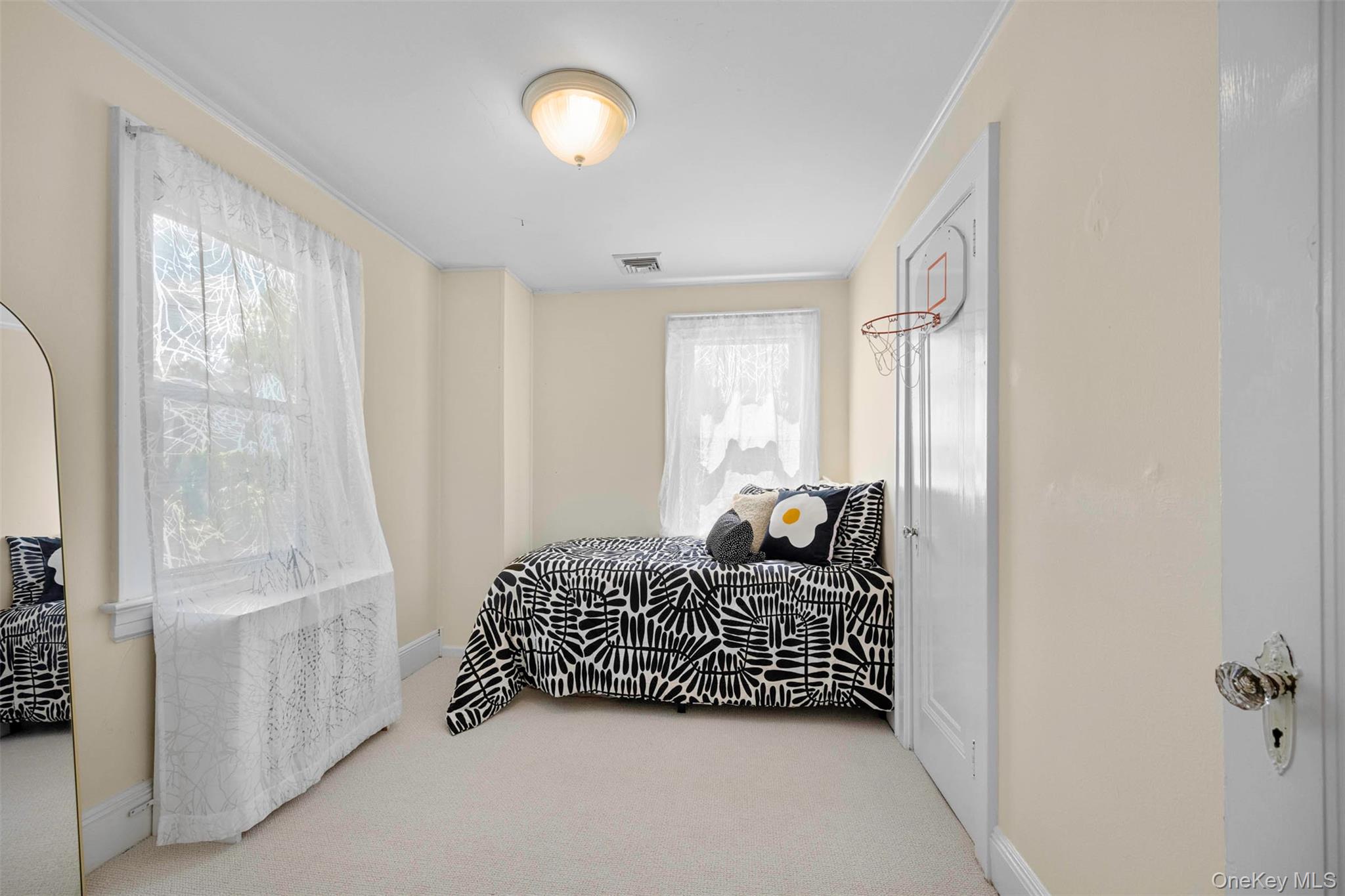 254-06 W End Drive, Great Neck, NY 11020