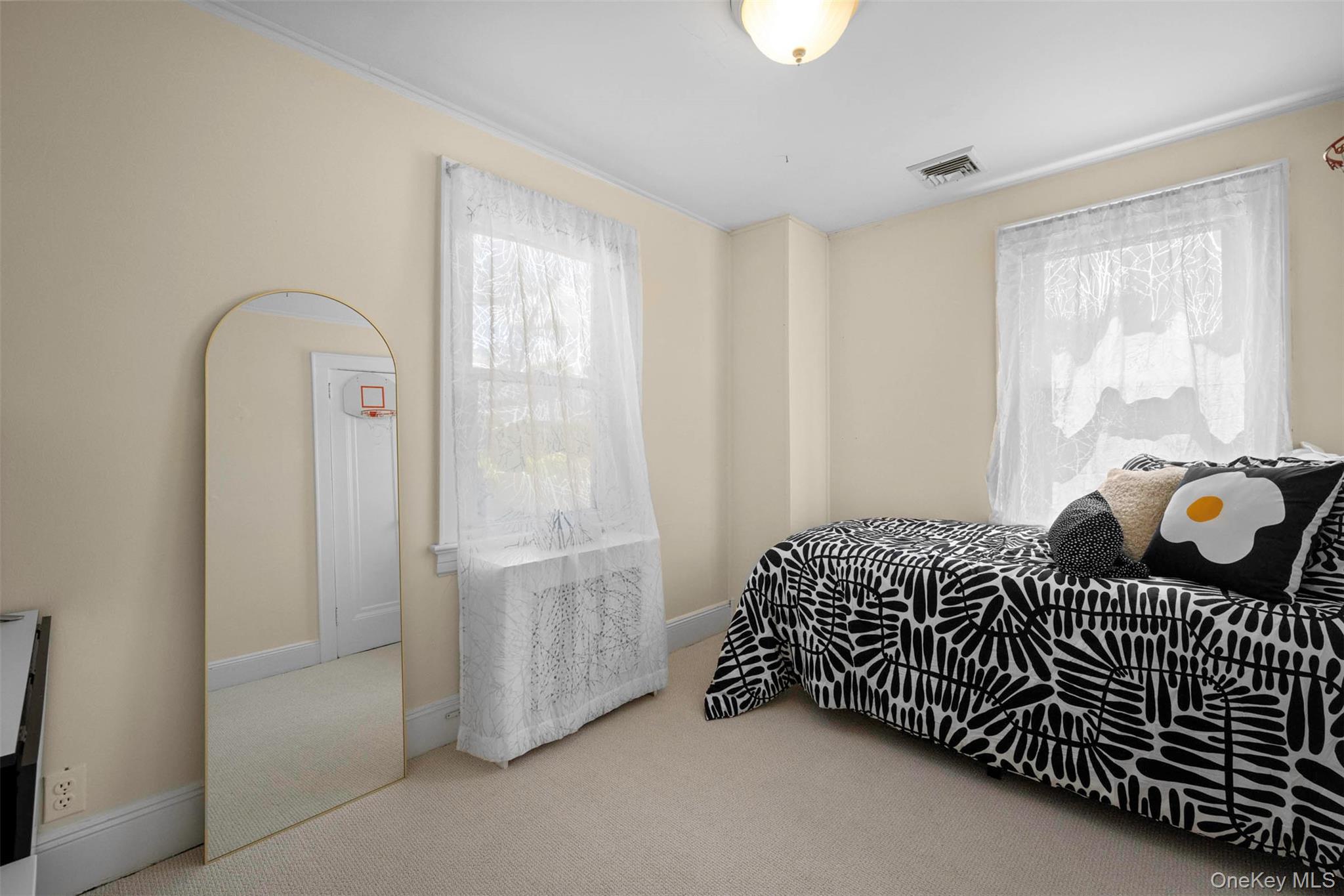 254-06 W End Drive, Great Neck, NY 11020