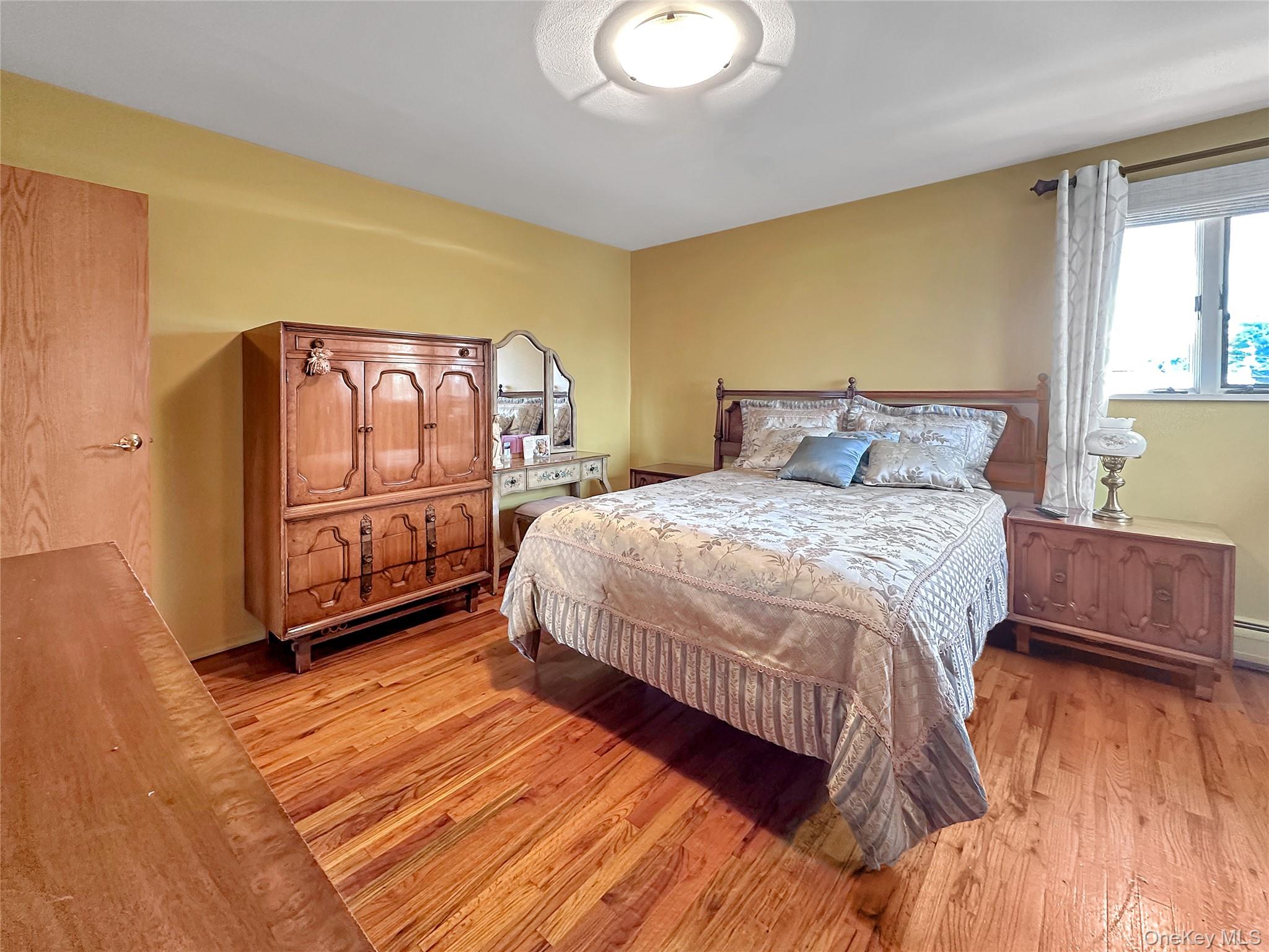 57 S Crescent Drive, Farmingdale, NY 11735