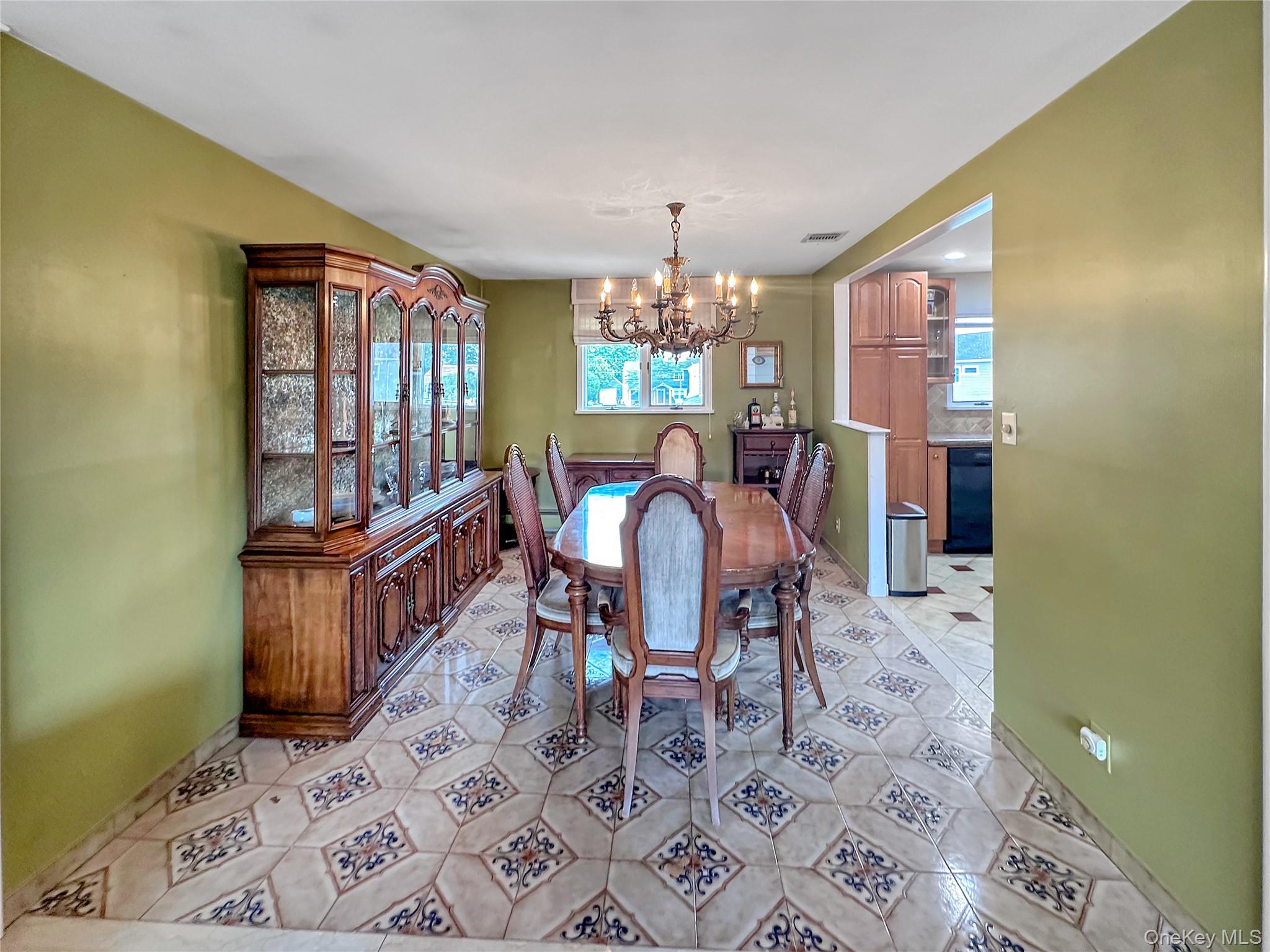 57 S Crescent Drive, Farmingdale, NY 11735