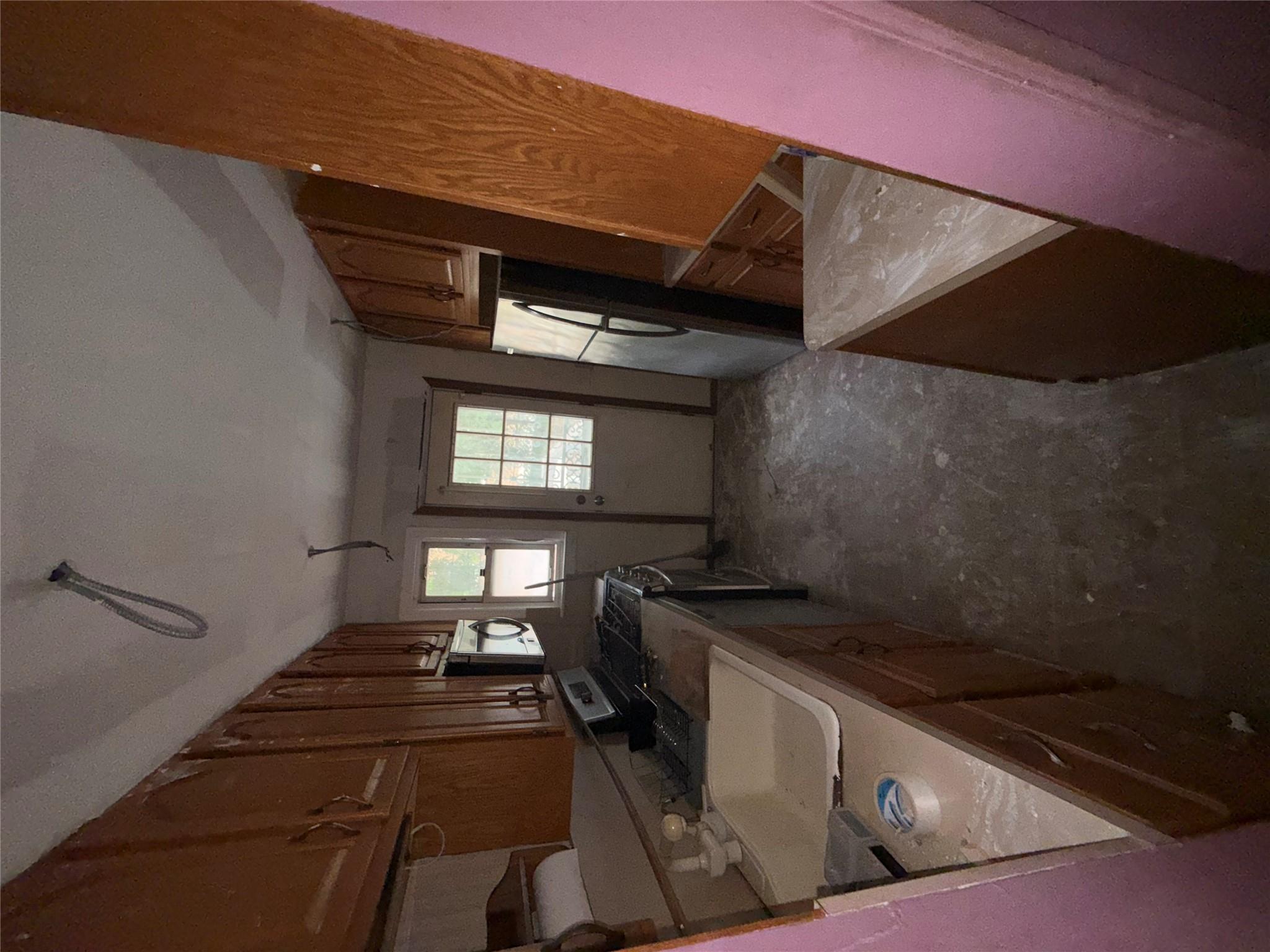 35 Marlow Road, Valley Stream, NY 11580