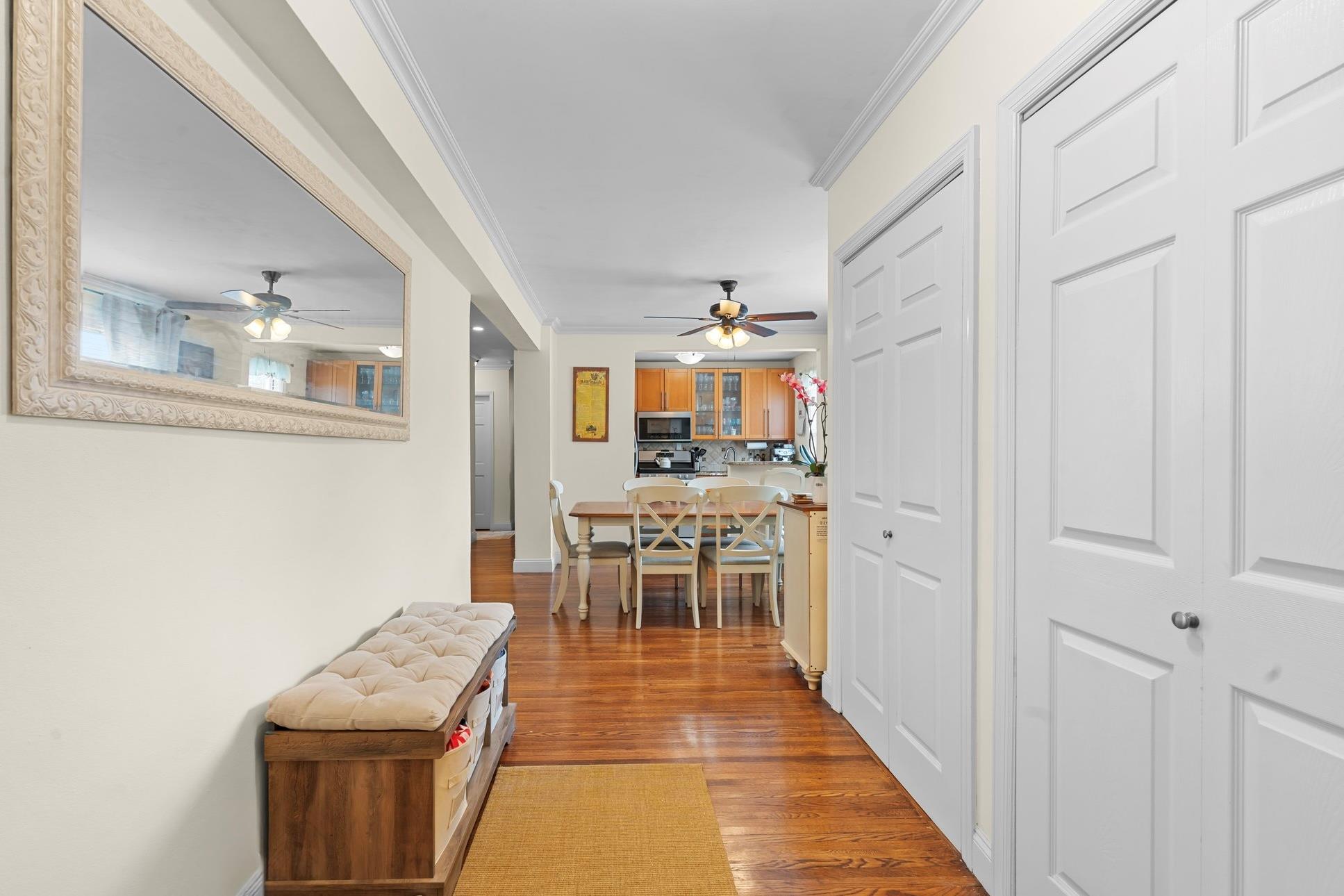 16 Edwards St # 2G, Roslyn Heights, NY 11577