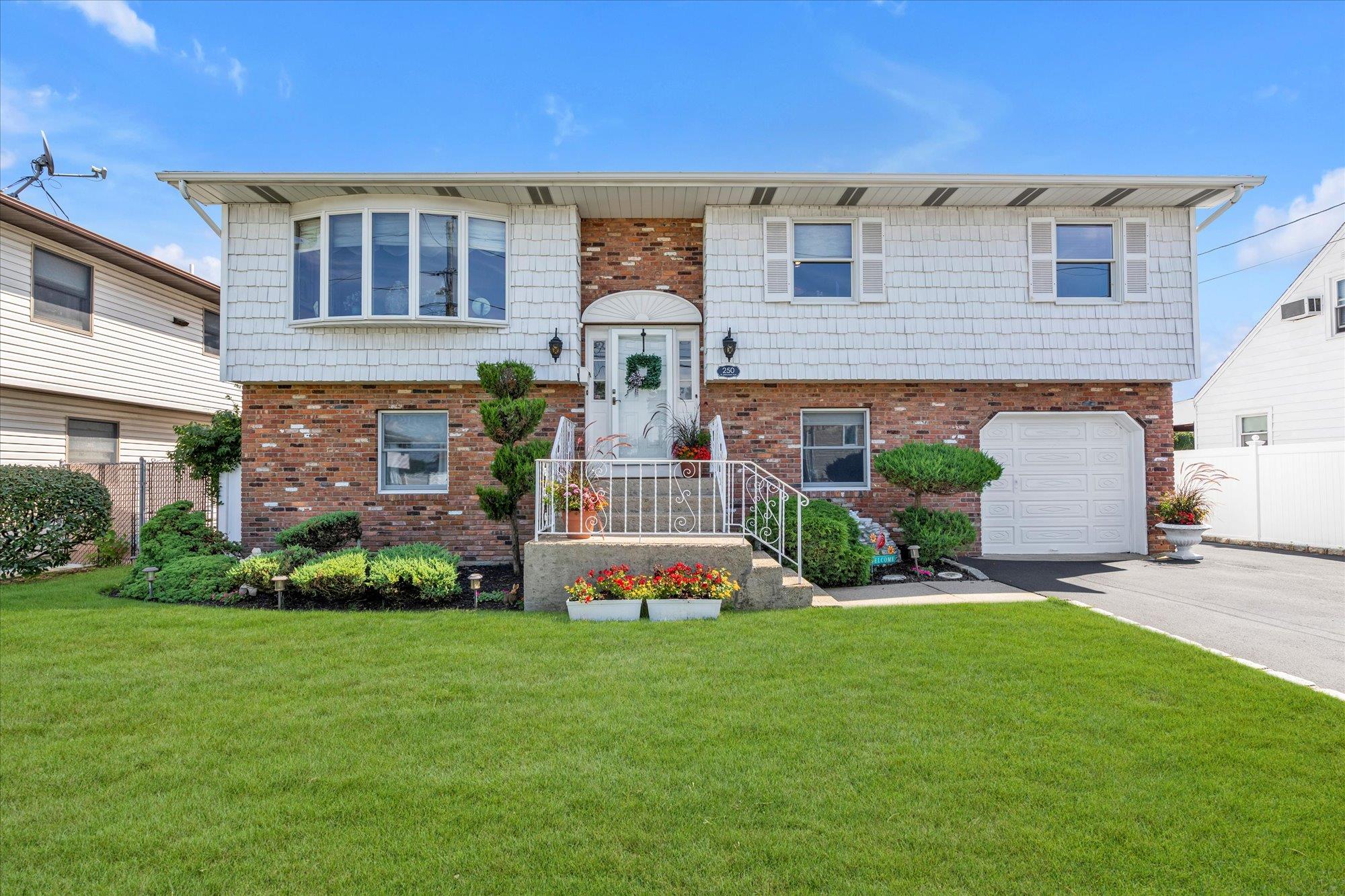250 North Delaware Avenue, North Massapequa, NY 11758