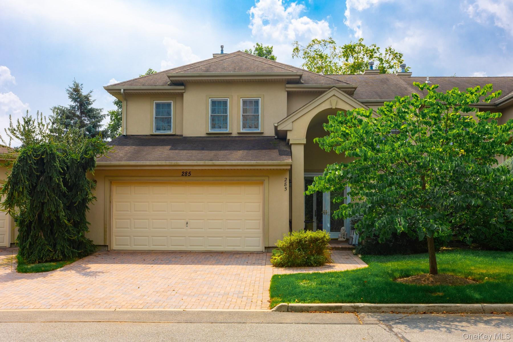 285 Madeira Boulevard # 285, Melville, NY 11747