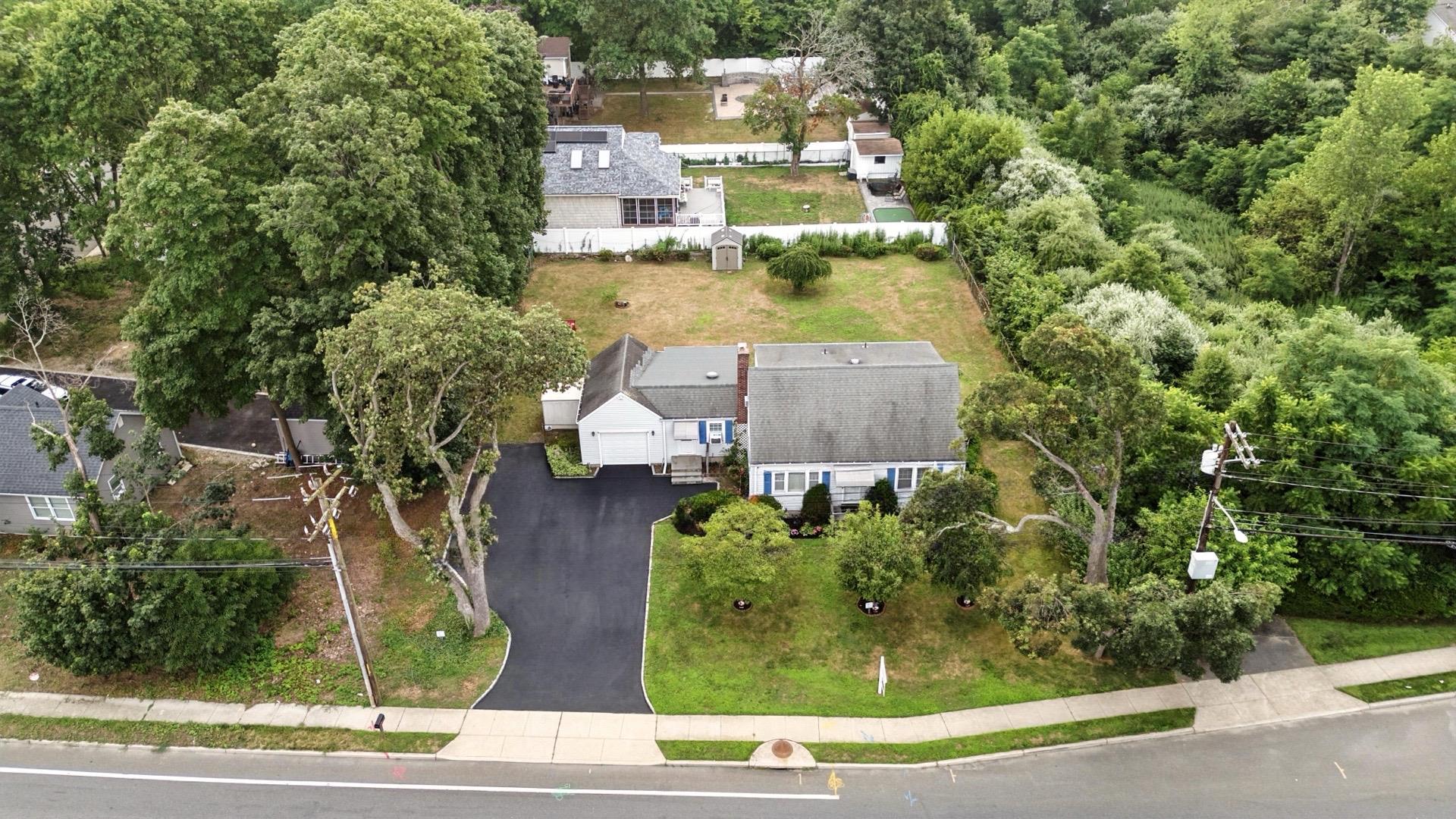 1547 Walt Whitman Road, Melville, NY 11747