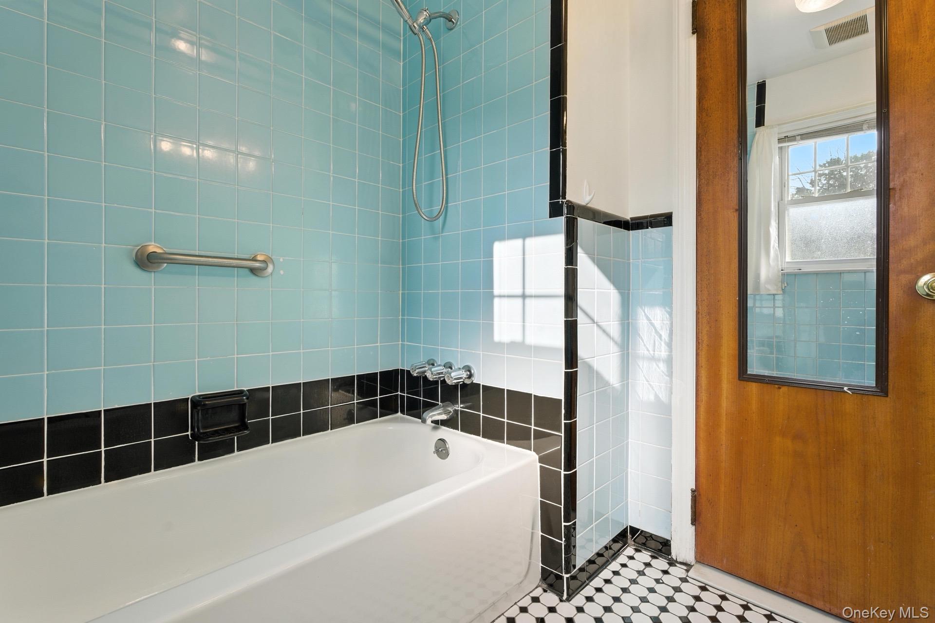 1547 Walt Whitman Road, Melville, NY 11747