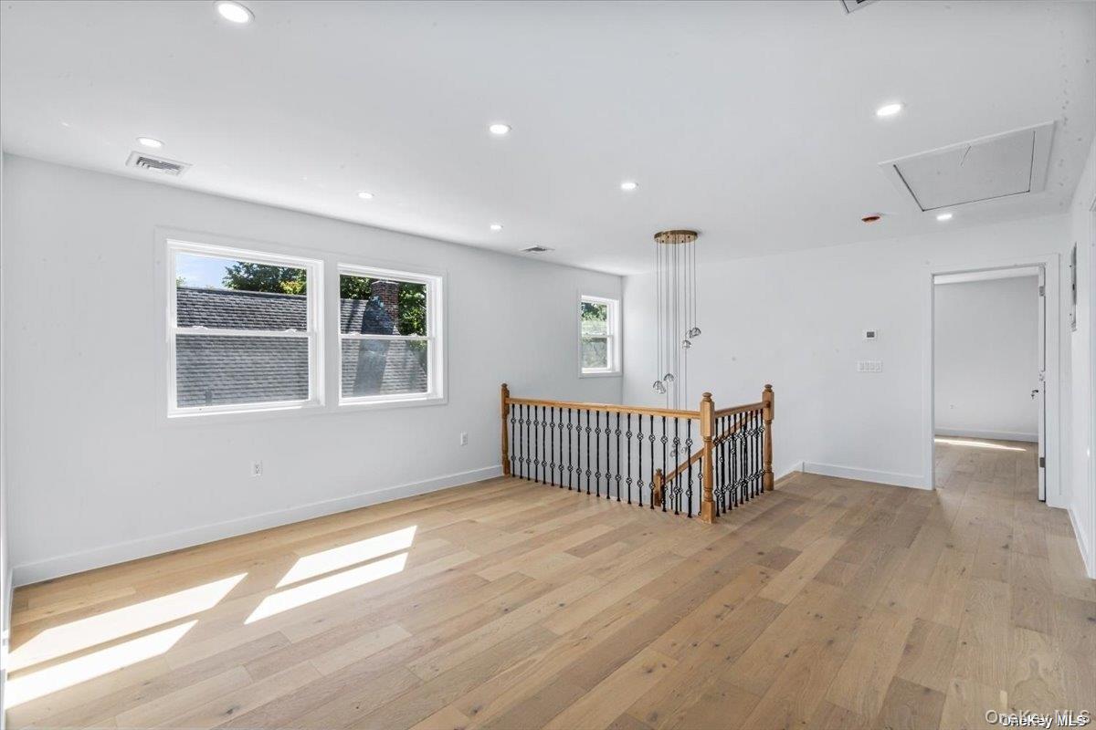 23 Flower Lane, New Hyde Park, NY 11040