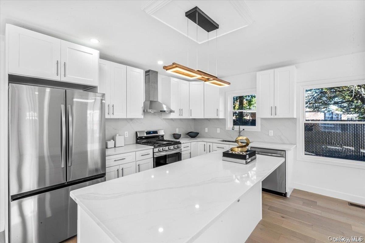 23 Flower Lane, New Hyde Park, NY 11040