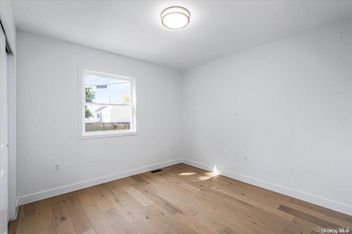 23 Flower Lane, New Hyde Park, NY 11040