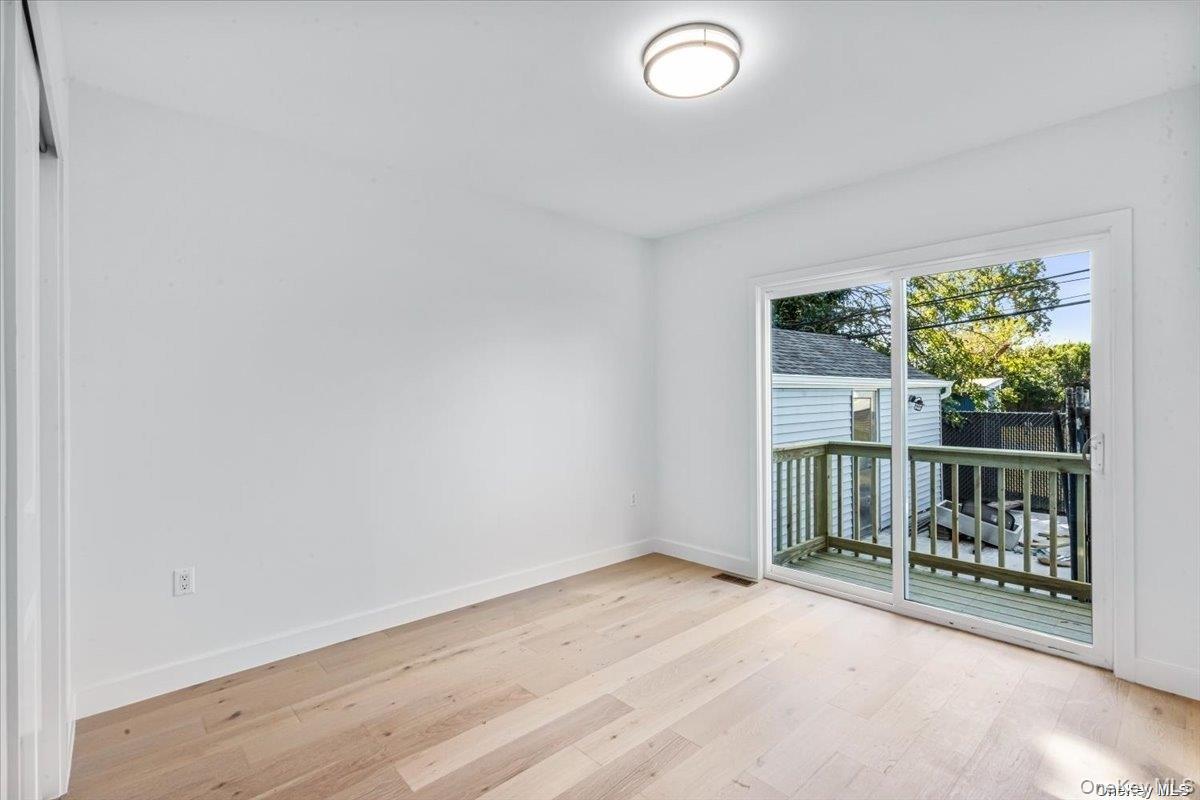 23 Flower Lane, New Hyde Park, NY 11040