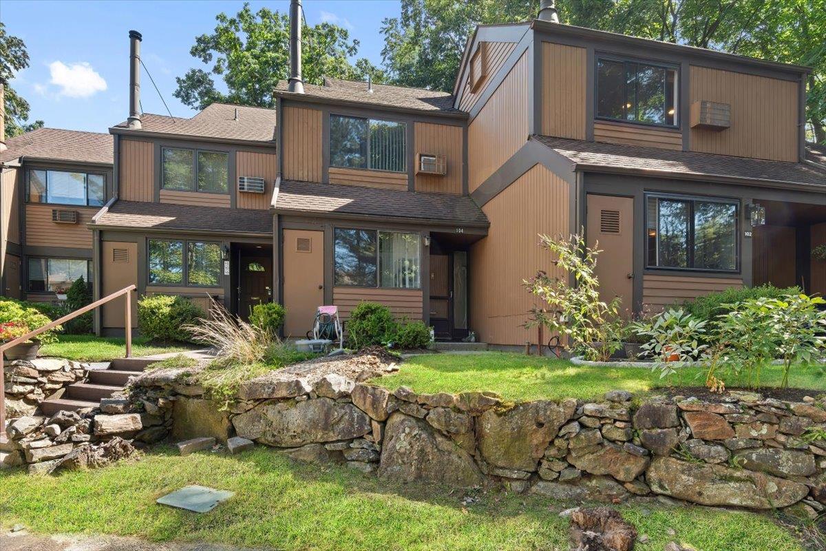 104 Round Hill Road, Dobbs Ferry, NY 10522