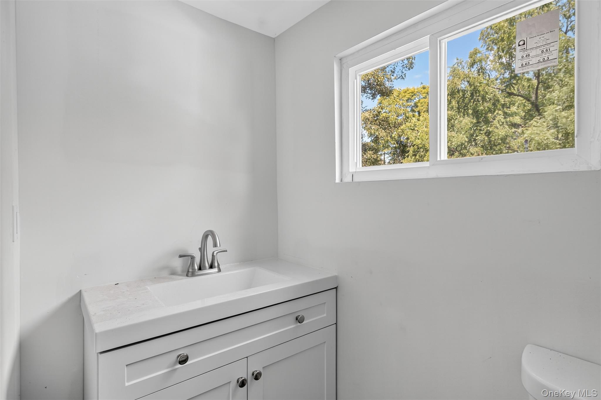 7 2nd Avenue, Unionville, NY 10988