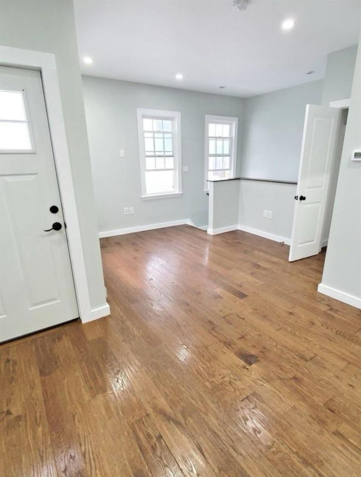 32-29 44th Street, Astoria, NY 11103