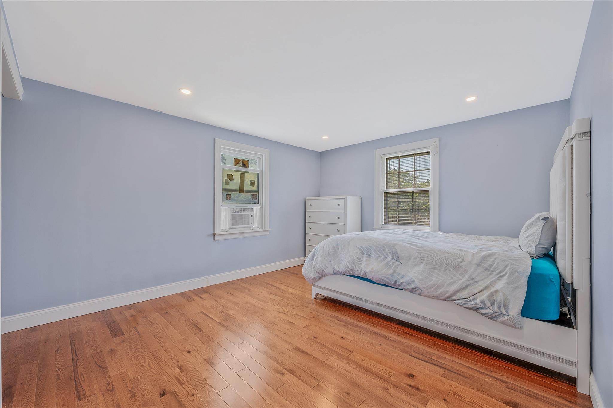 16 Felton Avenue, Valley Stream, NY 11580