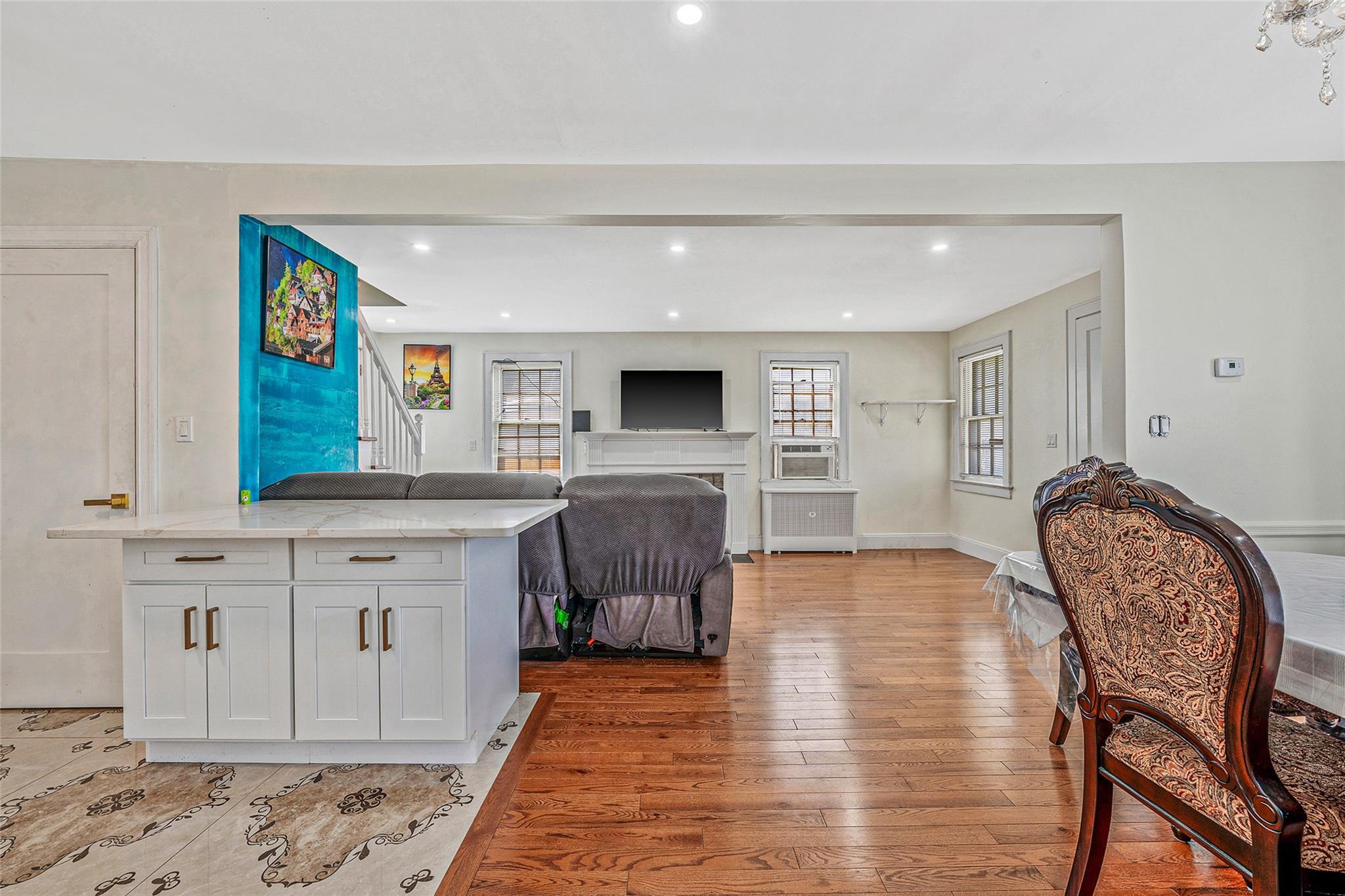 16 Felton Avenue, Valley Stream, NY 11580