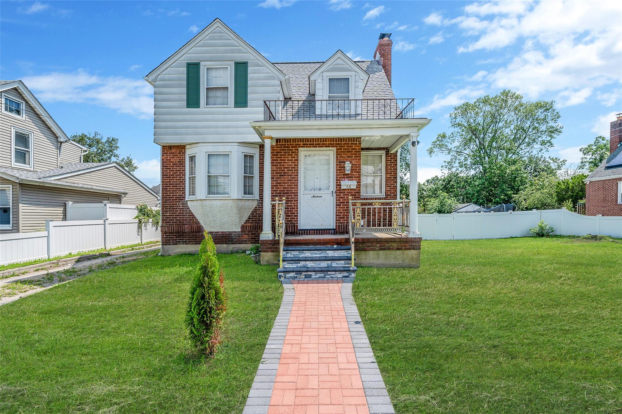 16 Felton Avenue, Valley Stream, NY 11580