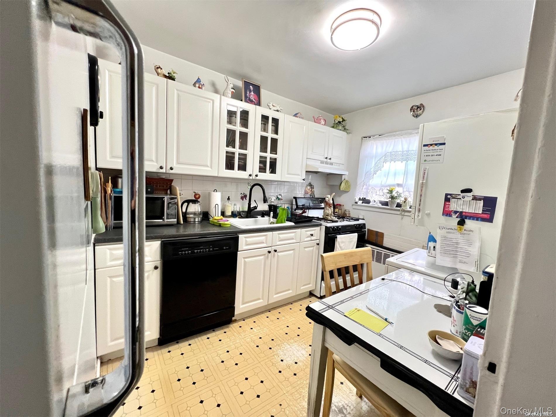 219-36 74 Avenue # 323A1, Bayside, NY 11364