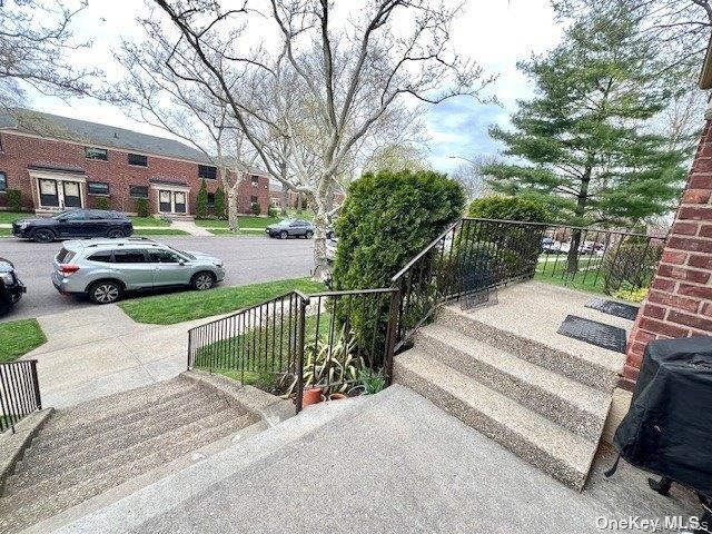 219-36 74 Avenue # 323A1, Bayside, NY 11364