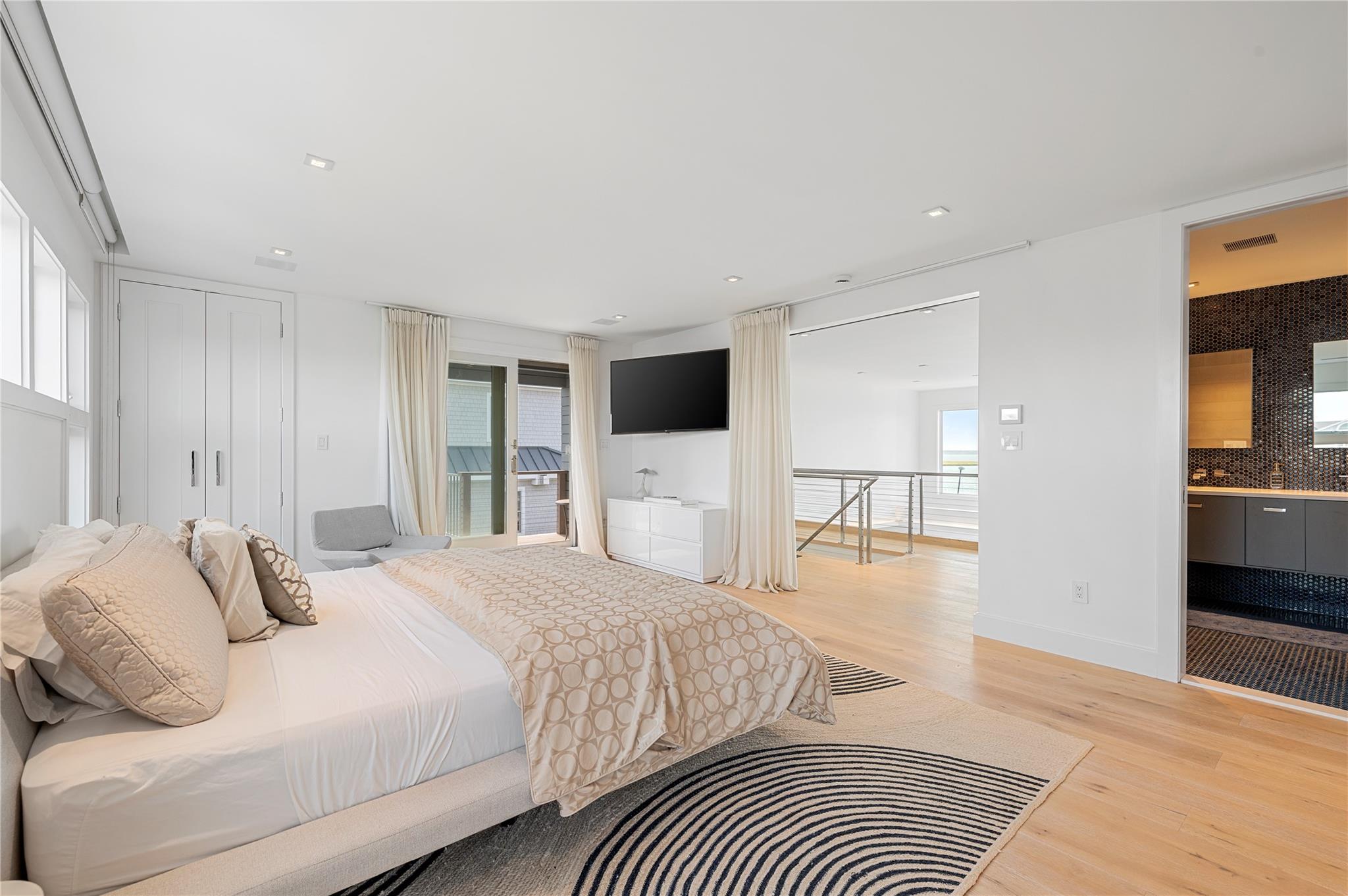 846 Dune Road, Westhampton Dunes, NY 11978