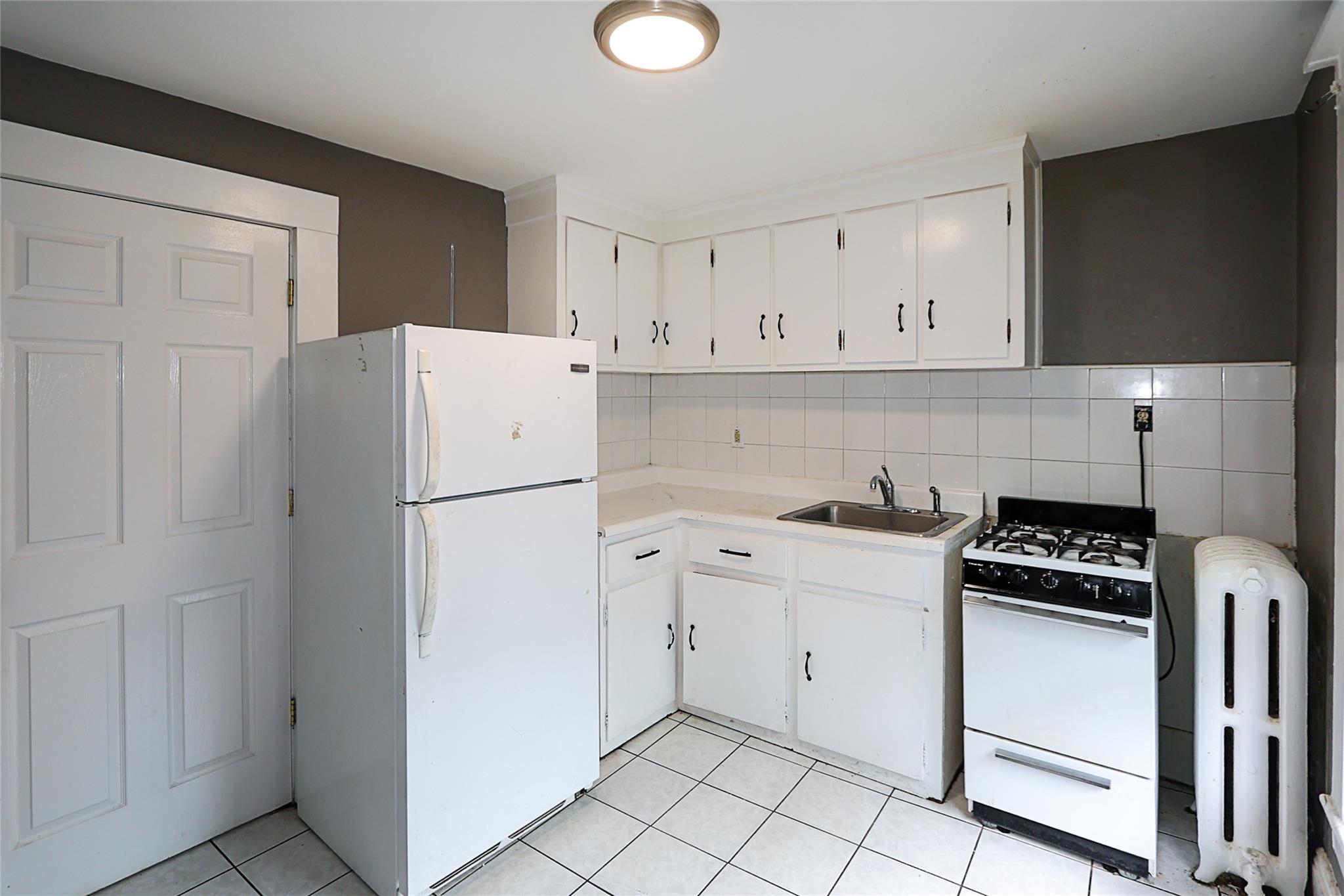 46 Coles Street, Glen Cove, NY 11542