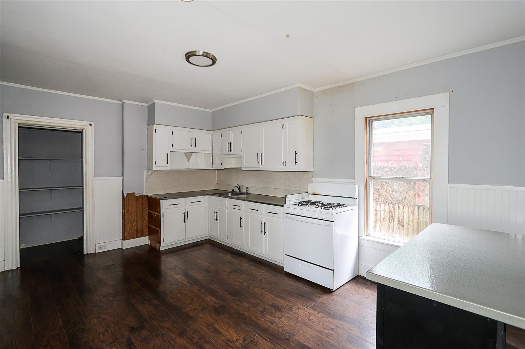 46 Coles Street, Glen Cove, NY 11542