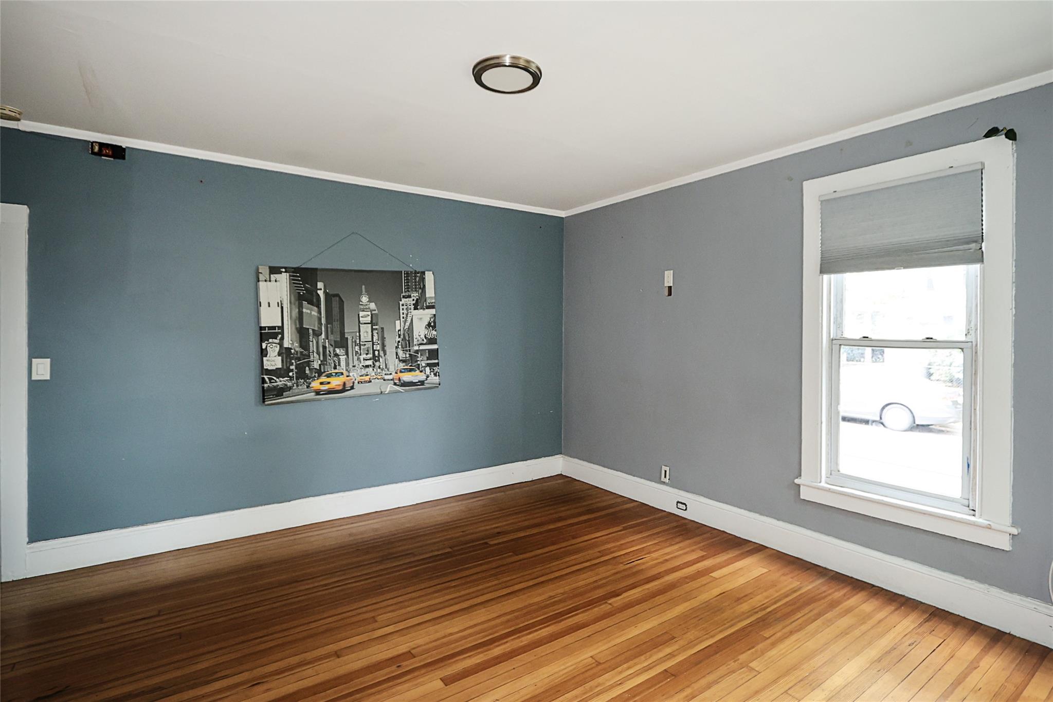 46 Coles Street, Glen Cove, NY 11542