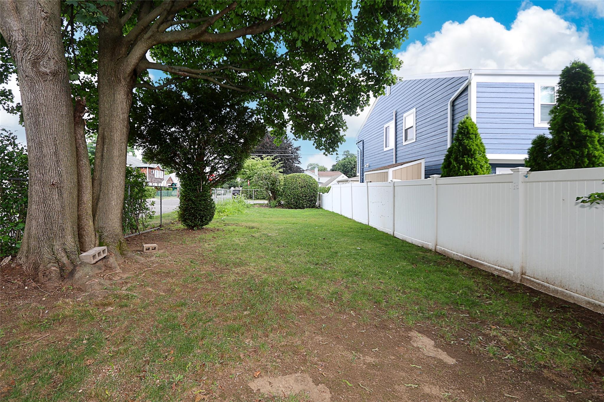 46 Coles Street, Glen Cove, NY 11542