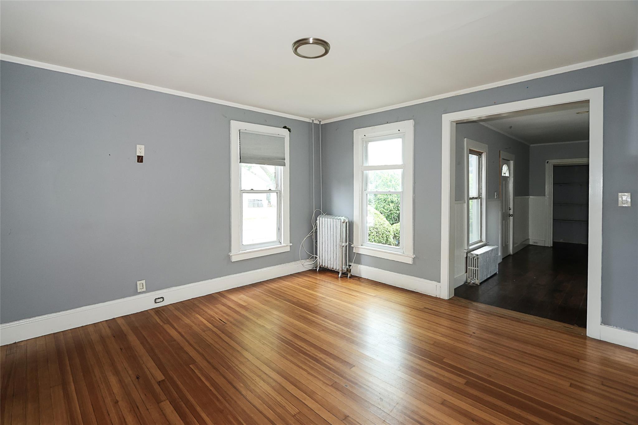 46 Coles Street, Glen Cove, NY 11542