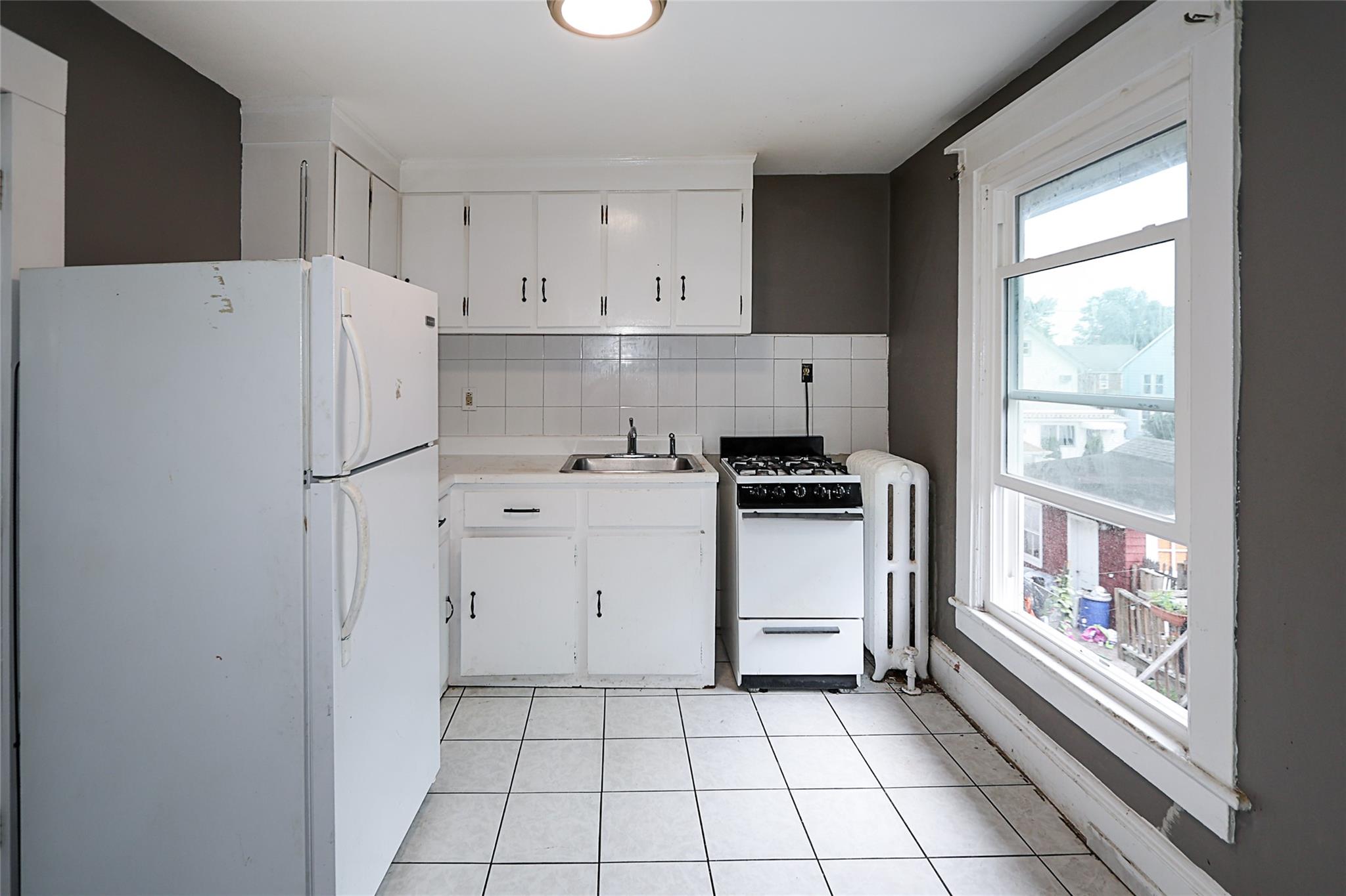 46 Coles Street, Glen Cove, NY 11542