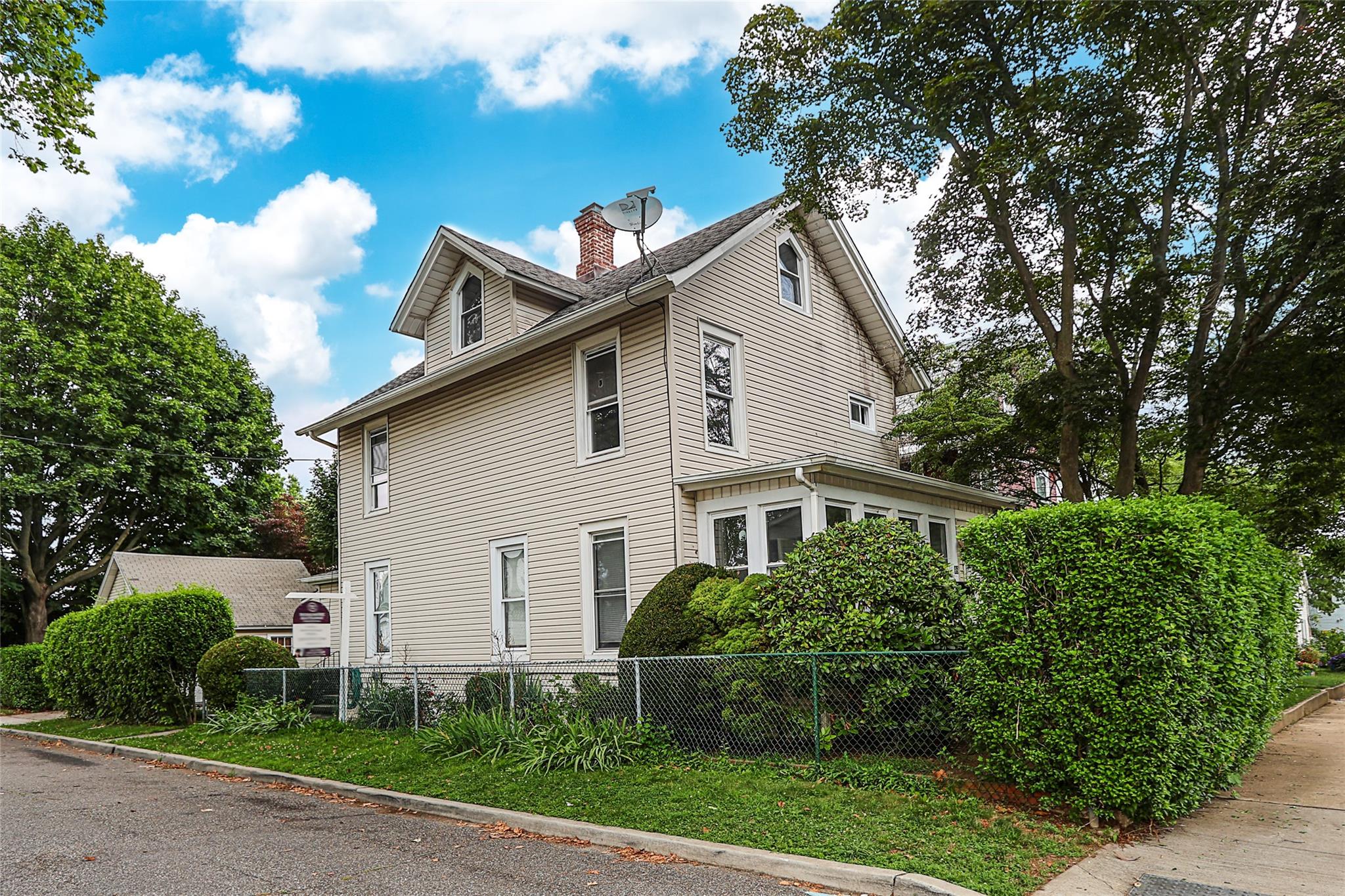 46 Coles Street, Glen Cove, NY 11542