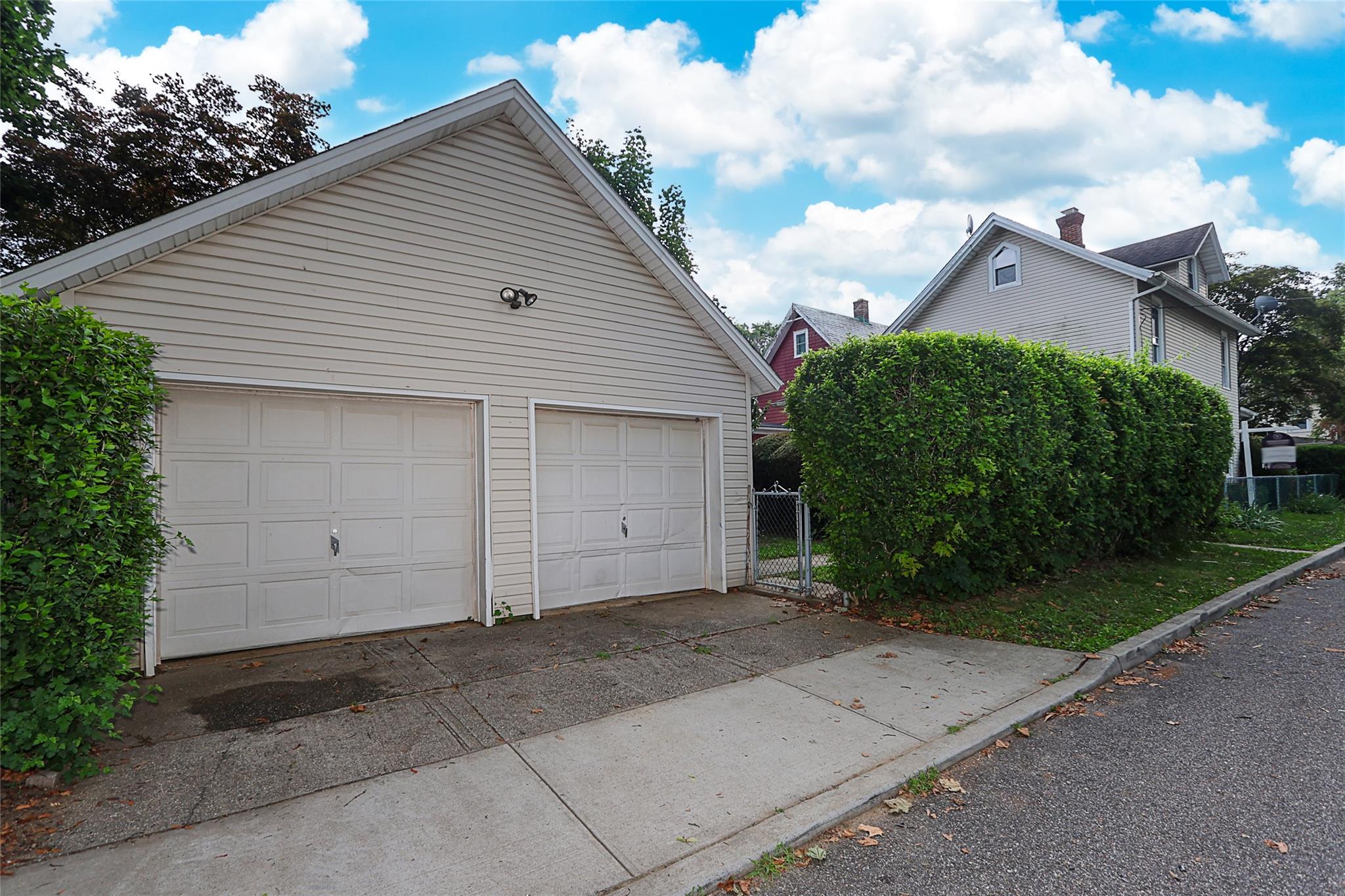 46 Coles Street, Glen Cove, NY 11542