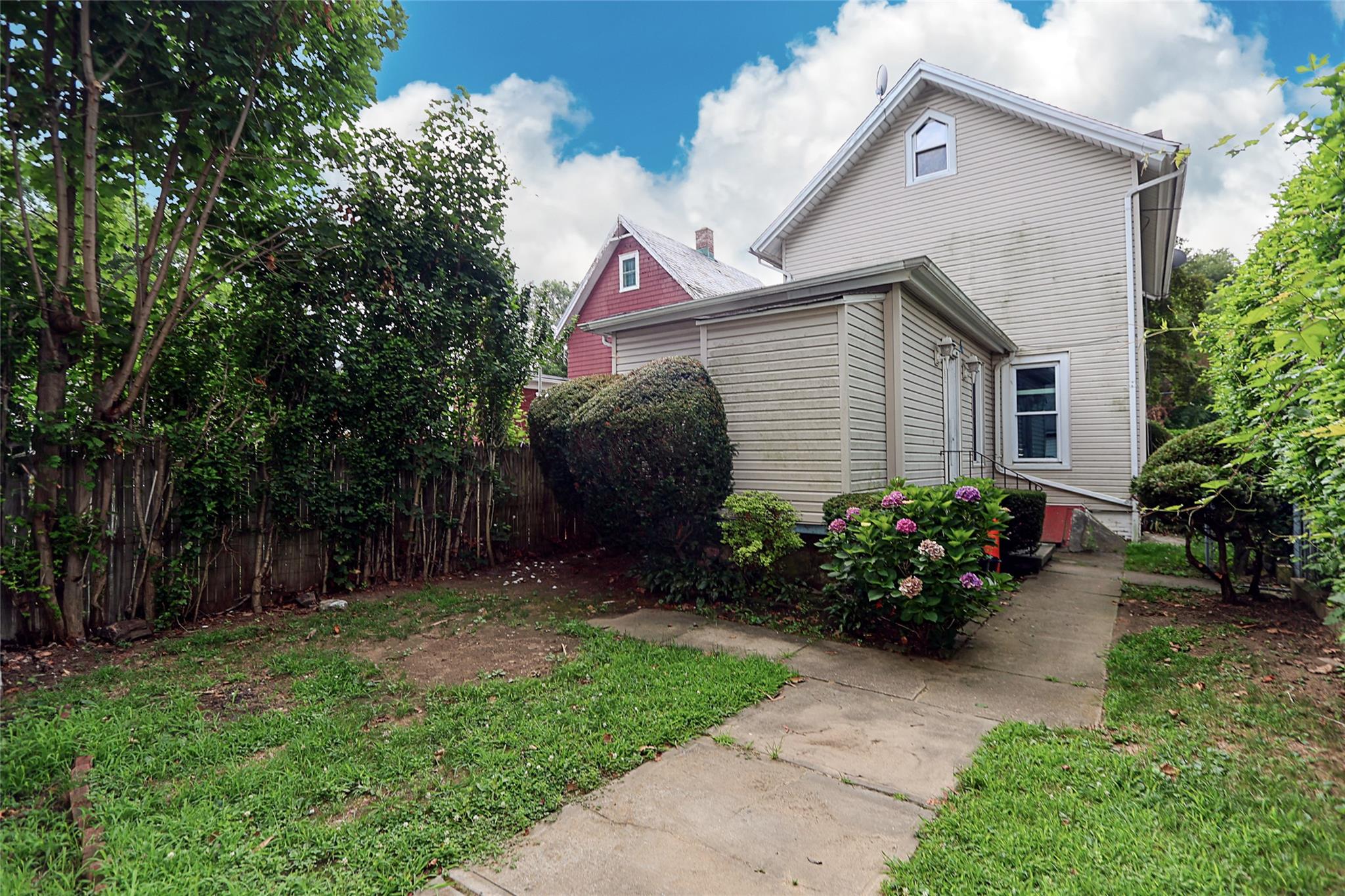 46 Coles Street, Glen Cove, NY 11542