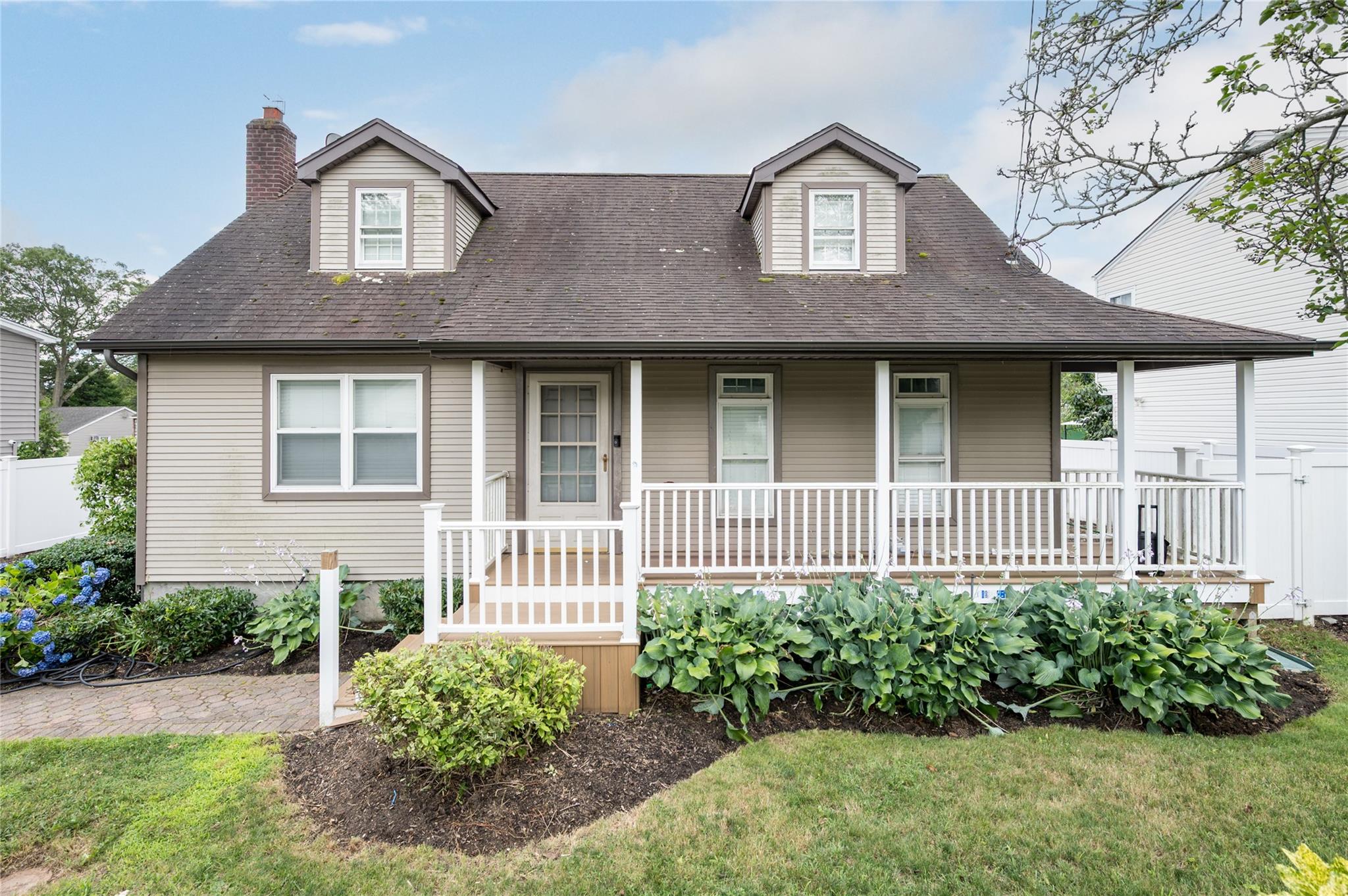 42 Bushwick Street, Melville, NY 11747