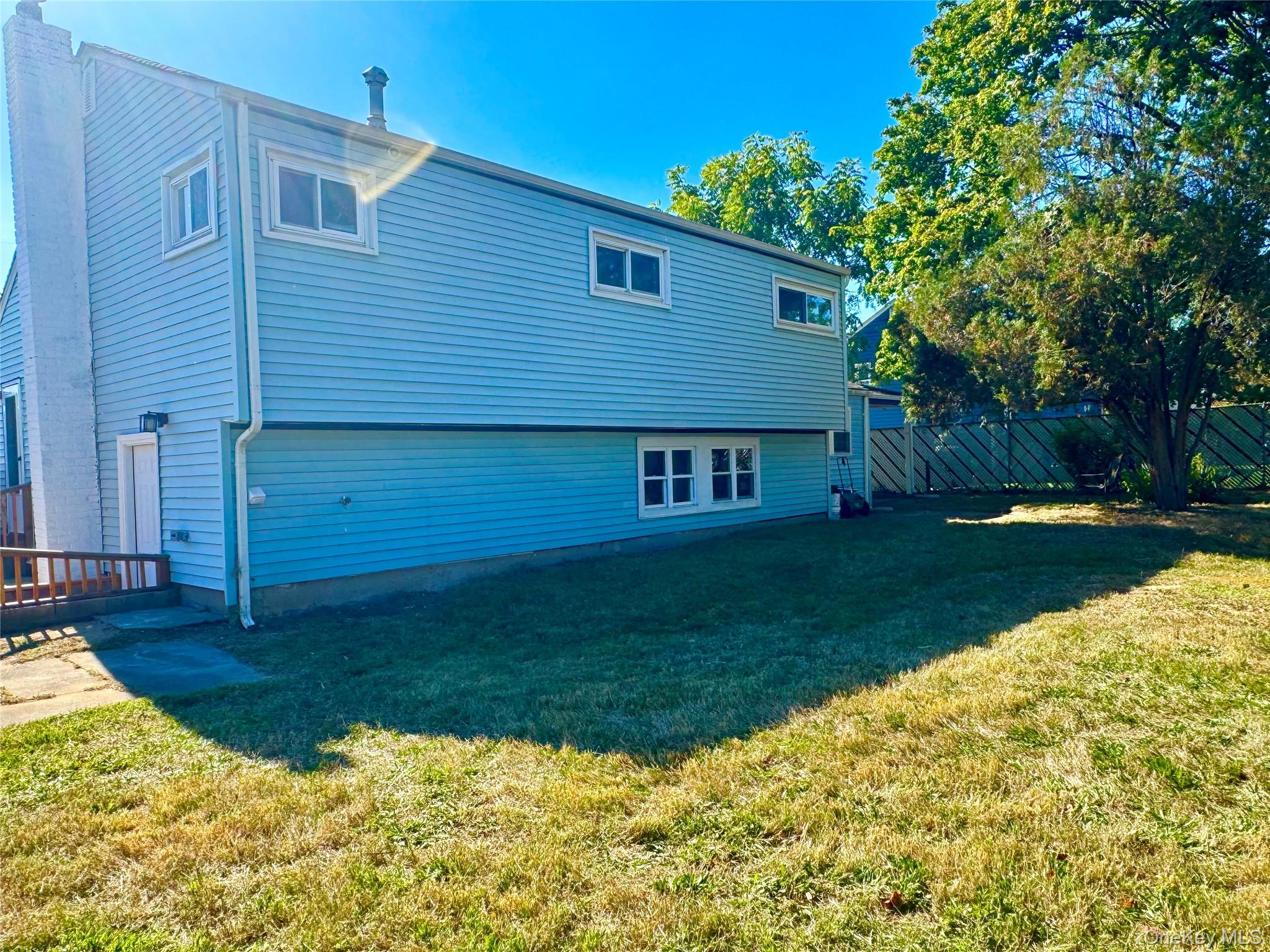 33 Princeton Street, Bay Shore, NY 11706