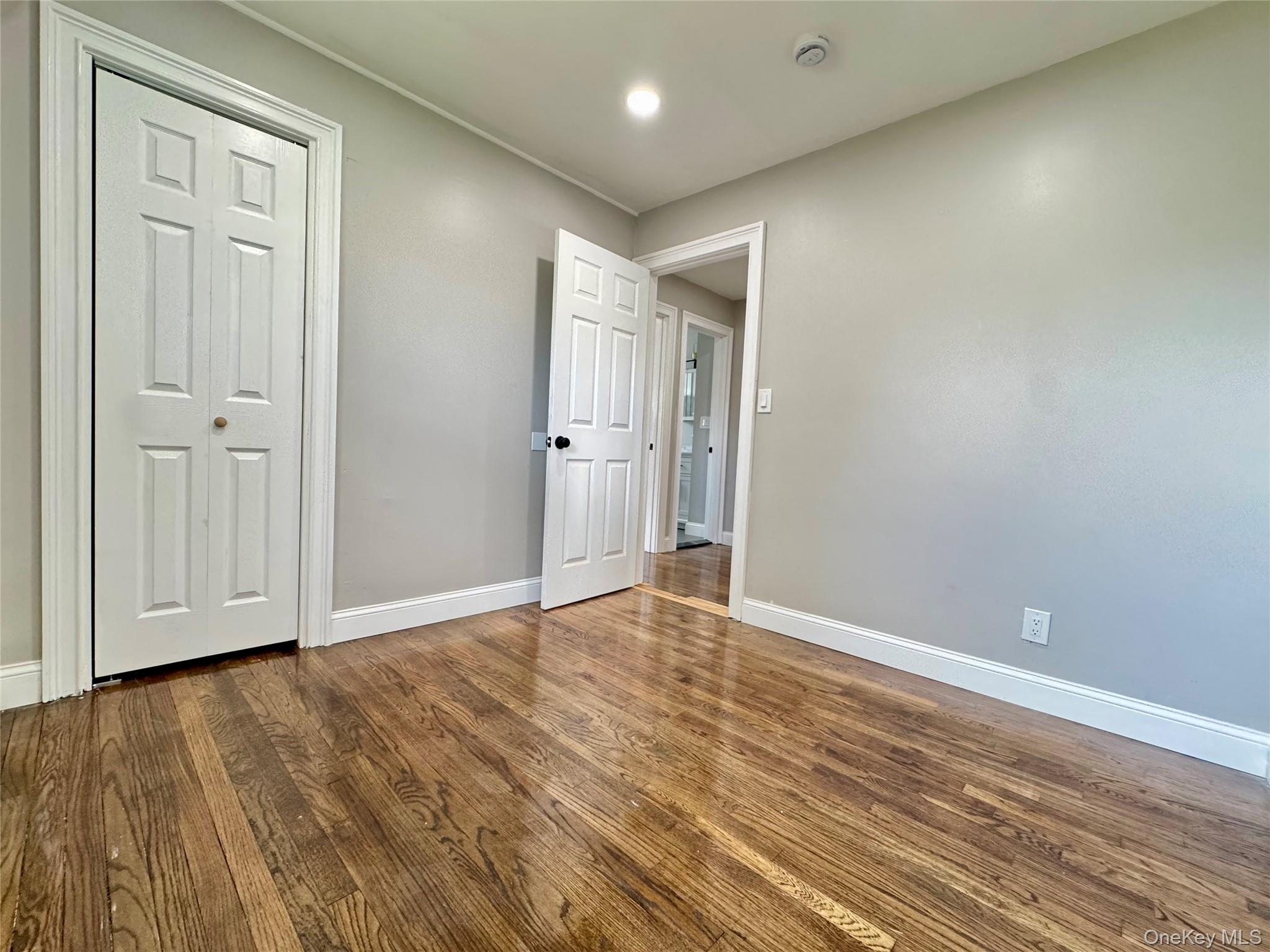 33 Princeton Street, Bay Shore, NY 11706