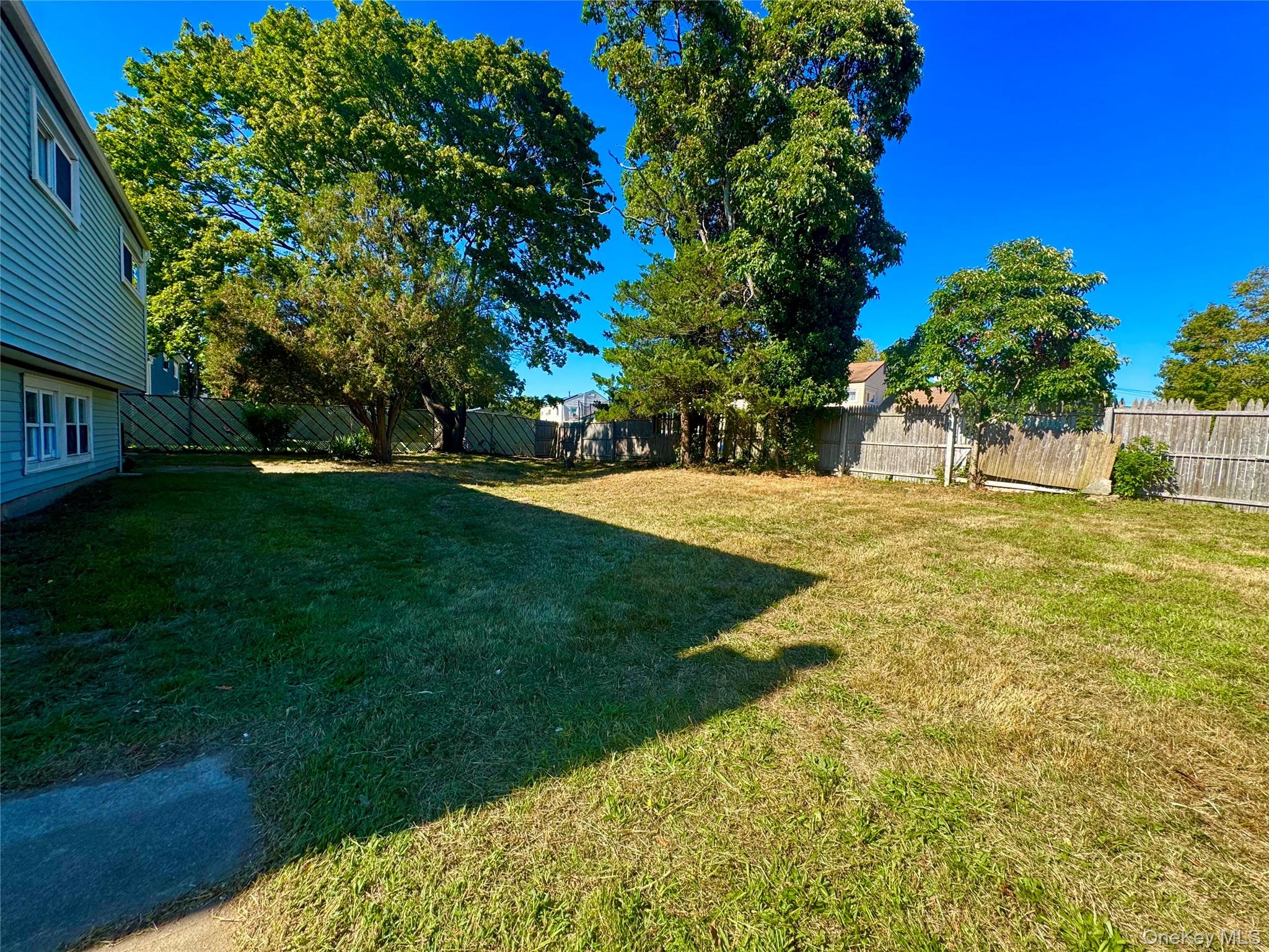 33 Princeton Street, Bay Shore, NY 11706